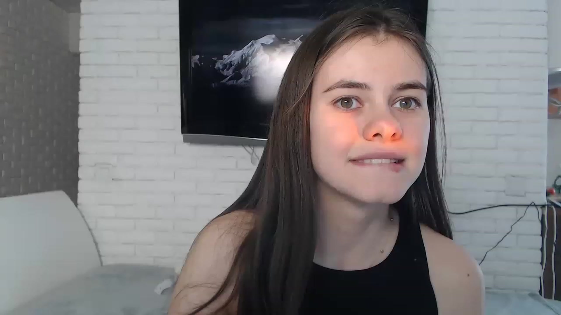 Gallery image thumbnail from ZoeMI's myfreecams stream on, 05/03/2023, 10:33 image 7 of 20