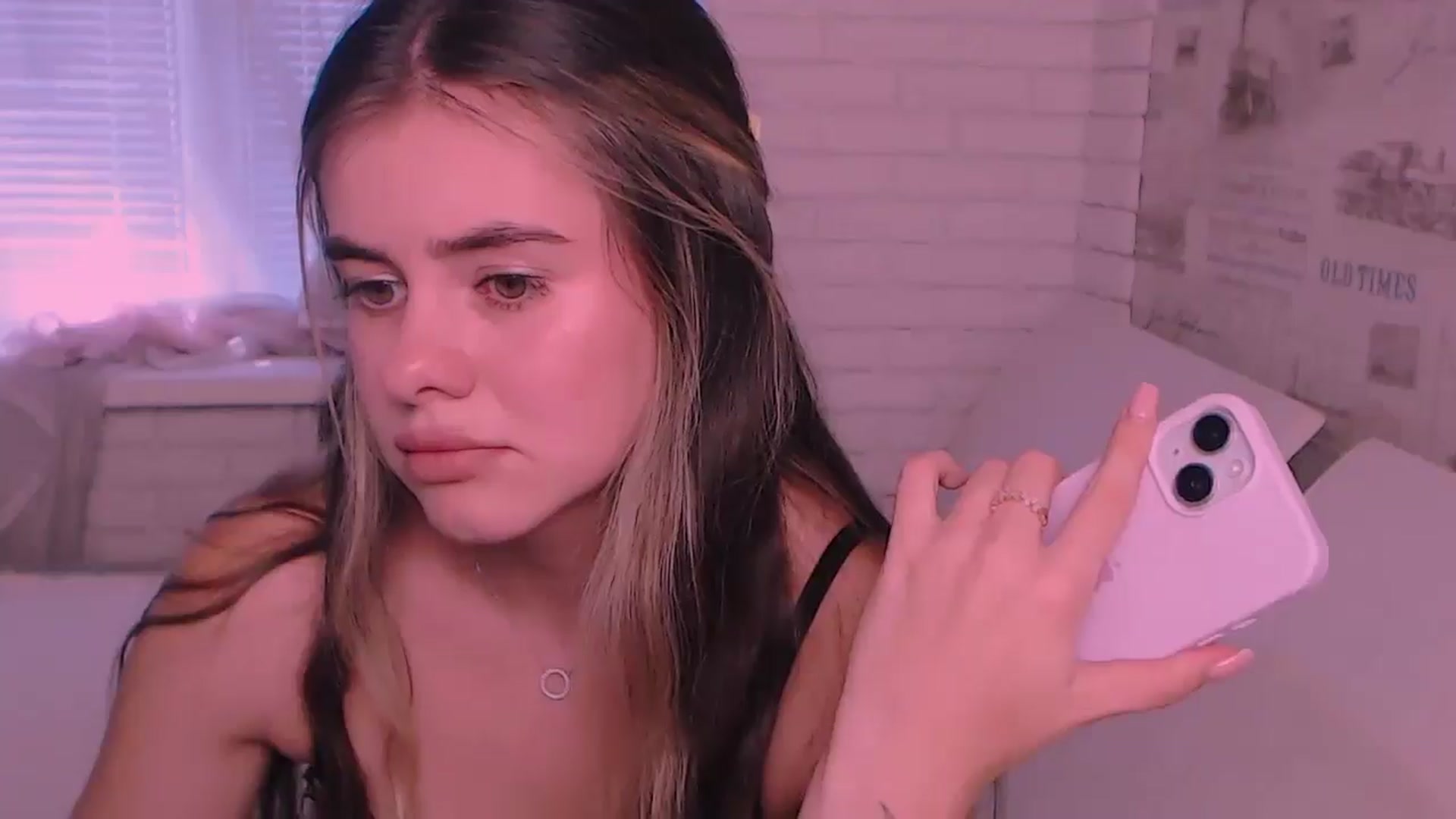 Gallery image thumbnail from ZoeMil's myfreecams stream on, 09/23/2024, 08:32 image 15 of 20