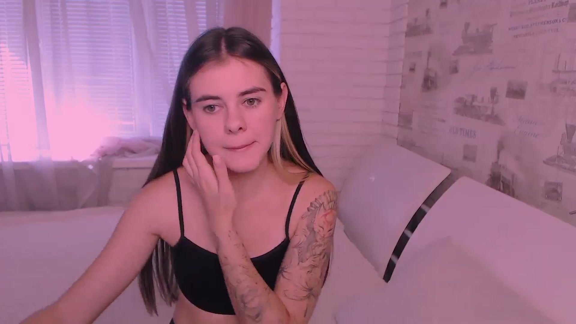Gallery image thumbnail from ZoeMil's myfreecams stream on, 09/25/2024, 09:11 image 16 of 20