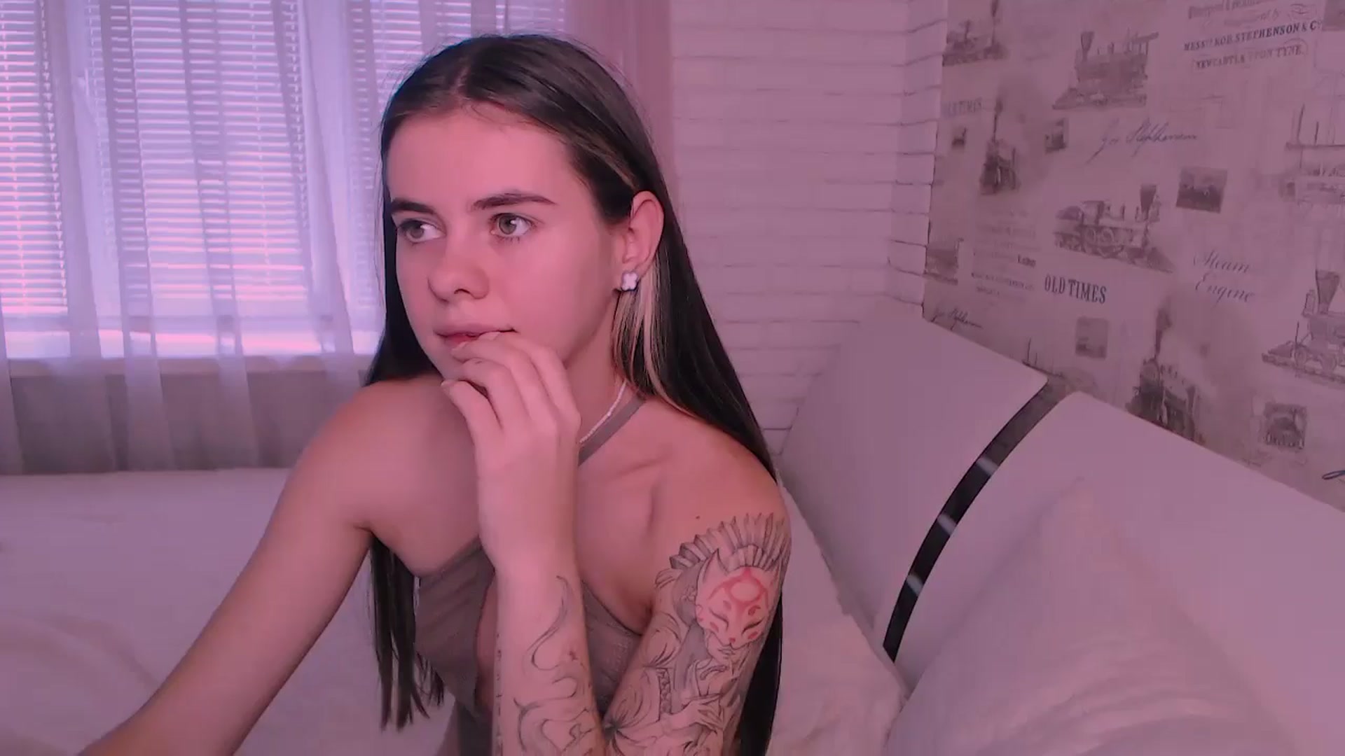 Gallery image thumbnail from ZoeMil's myfreecams stream on, 09/26/2024, 09:22 image 1 of 20
