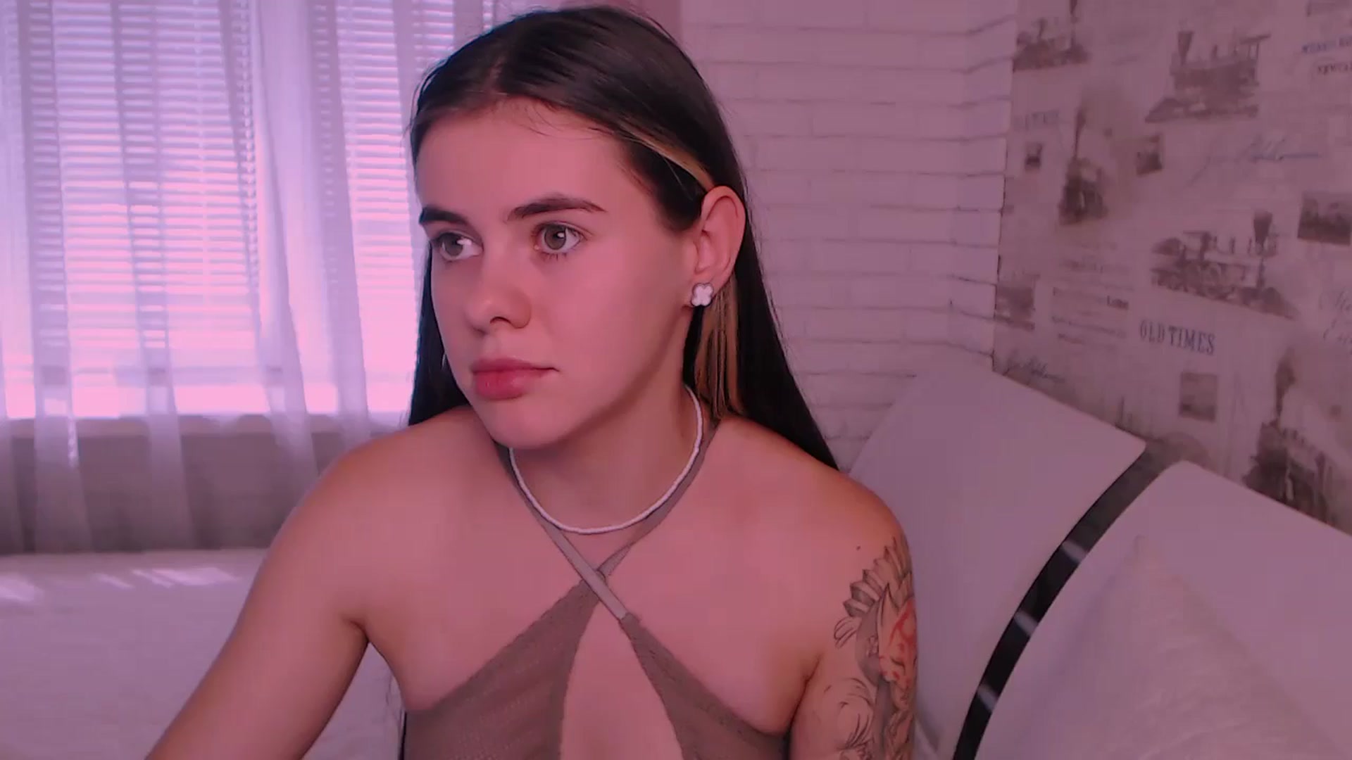 Gallery image thumbnail from ZoeMil's myfreecams stream on, 09/26/2024, 10:31 image 1 of 20