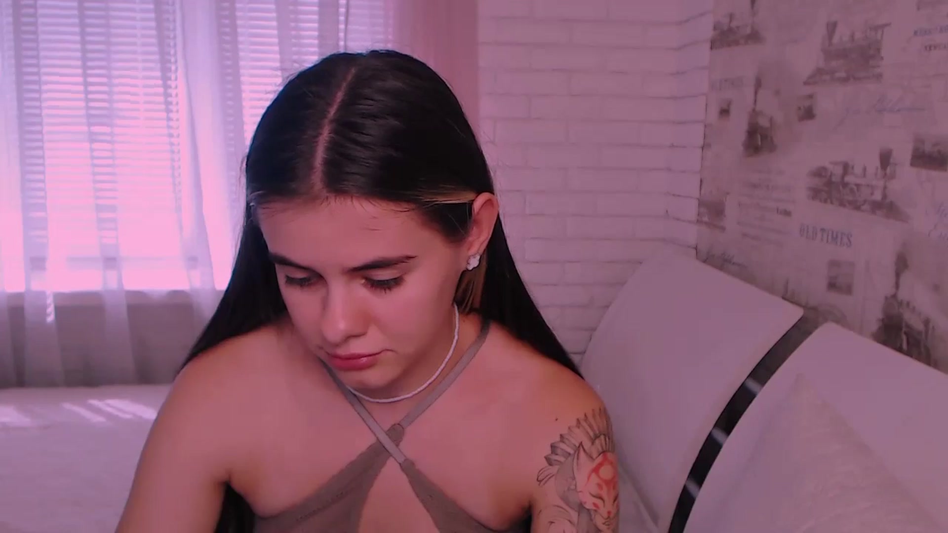 Gallery image thumbnail from ZoeMil's myfreecams stream on, 09/26/2024, 10:31 image 4 of 20