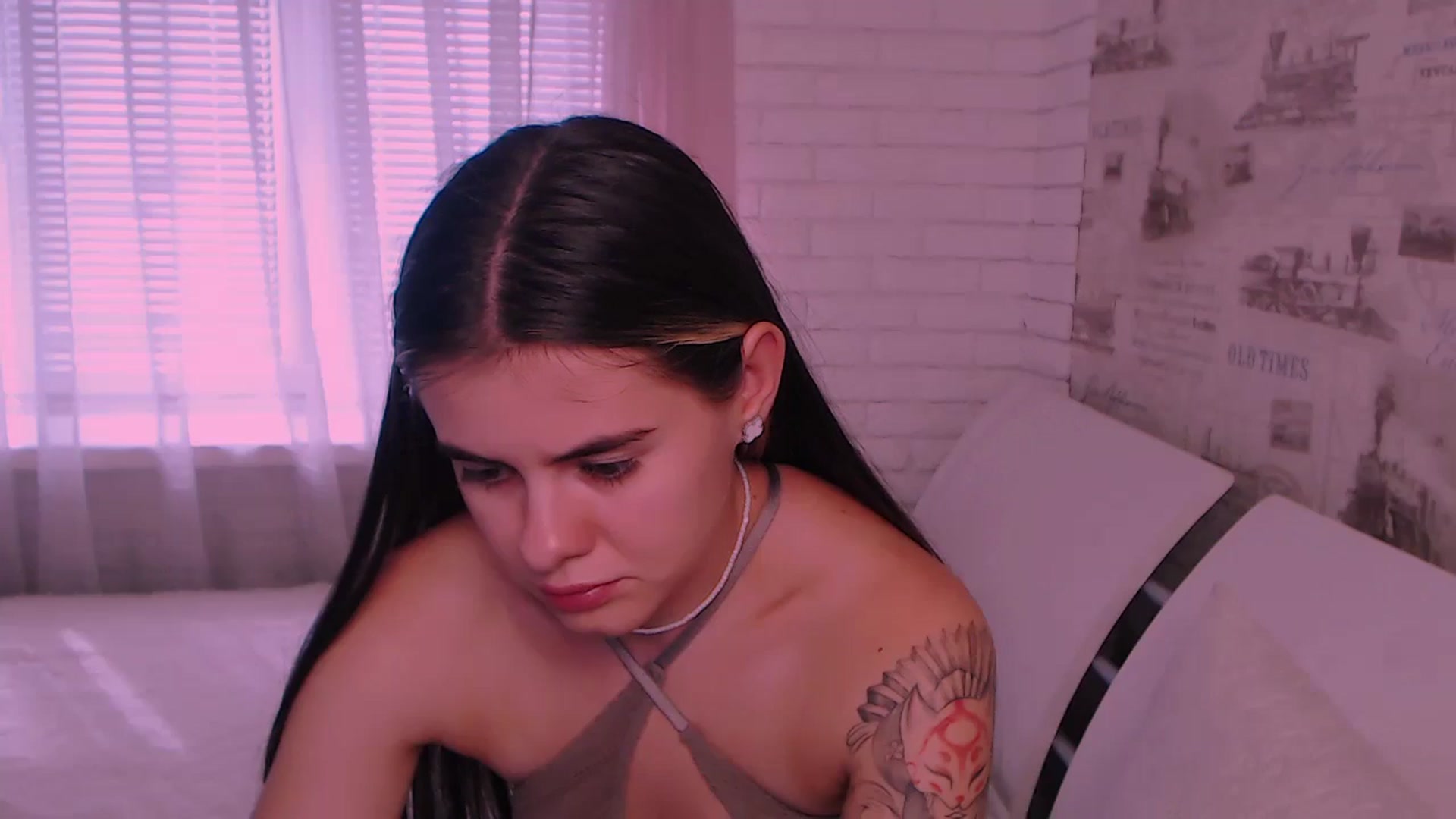 Gallery image thumbnail from ZoeMil's myfreecams stream on, 09/26/2024, 10:31 image 18 of 20