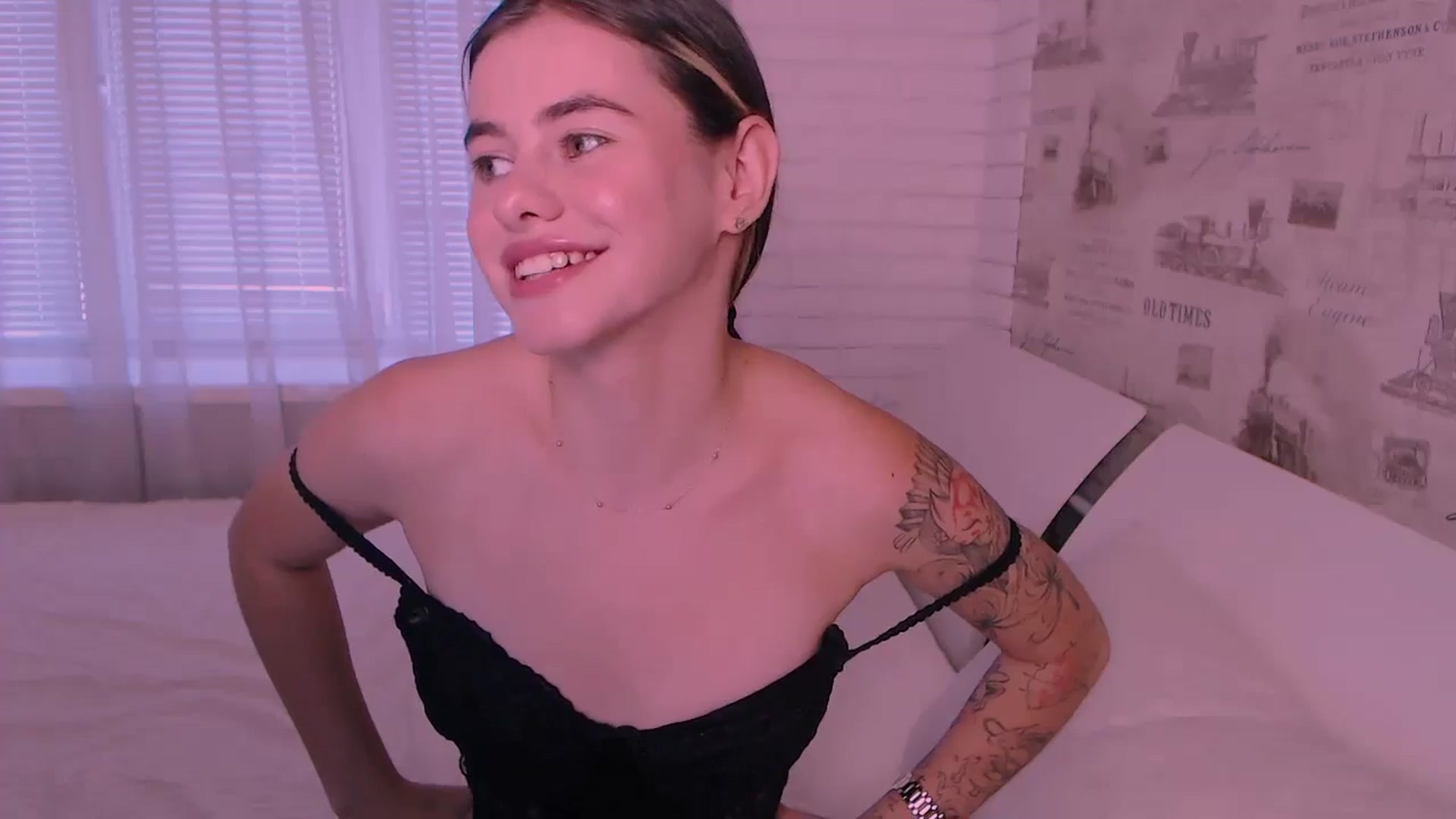 Gallery image thumbnail from ZoeMil's myfreecams stream on, 10/03/2024, 07:58 image 6 of 20