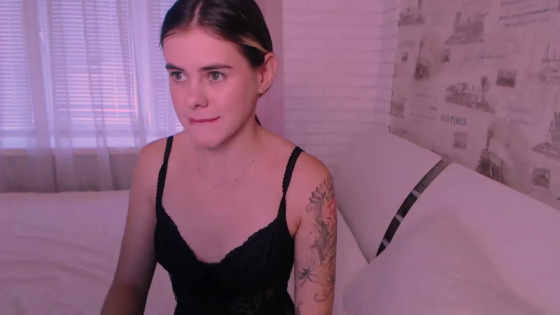 Gallery image thumbnail from ZoeMil's myfreecams stream on, 10/03/2024, 07:58 image 17 of 20