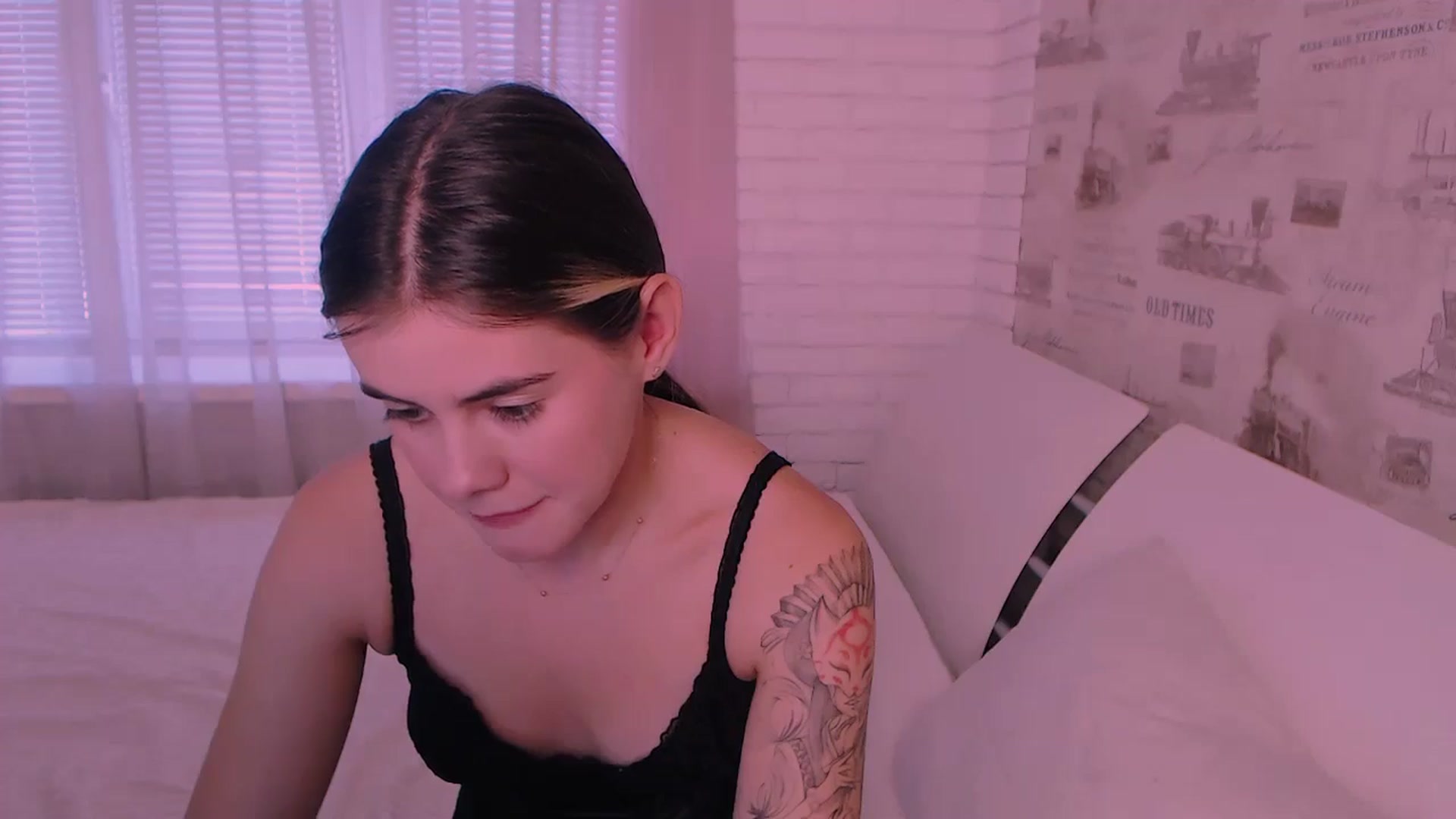 Gallery image thumbnail from ZoeMil's myfreecams stream on, 10/03/2024, 07:58 image 13 of 20