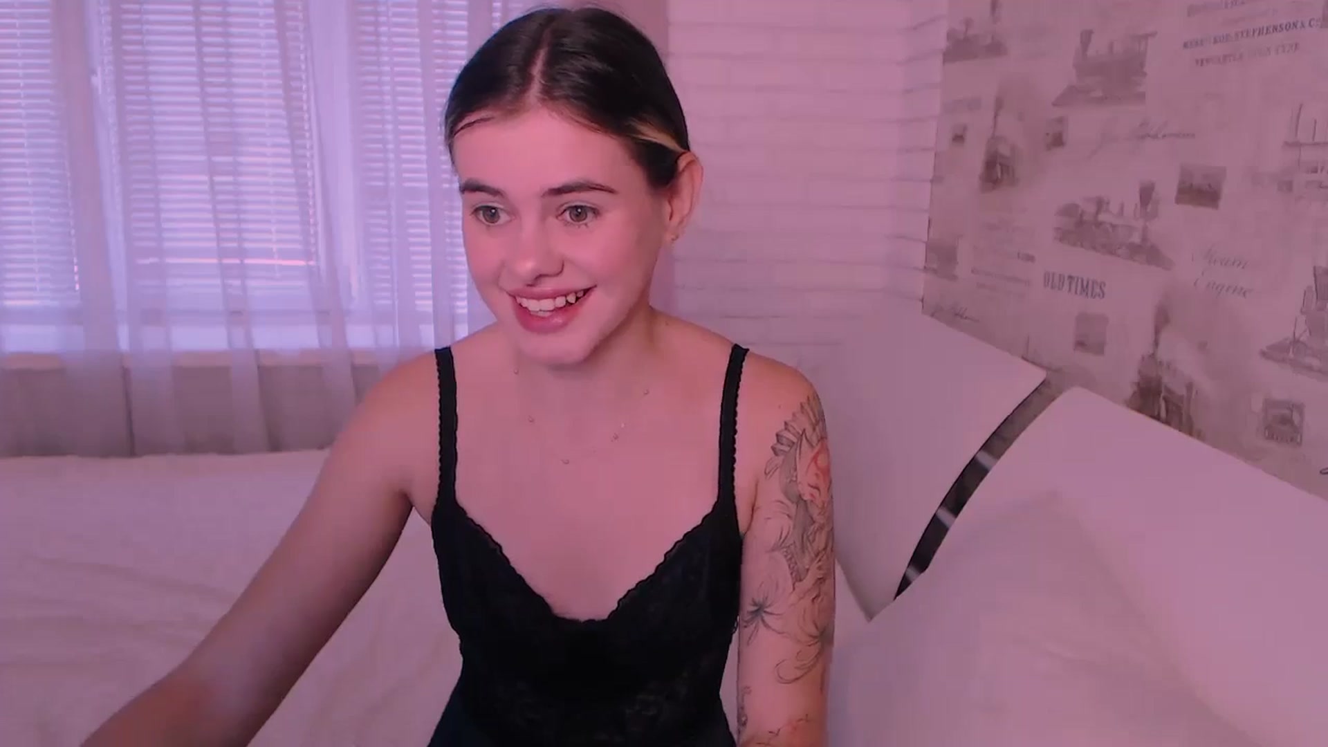 Gallery image thumbnail from ZoeMil's myfreecams stream on, 10/03/2024, 07:58 image 11 of 20