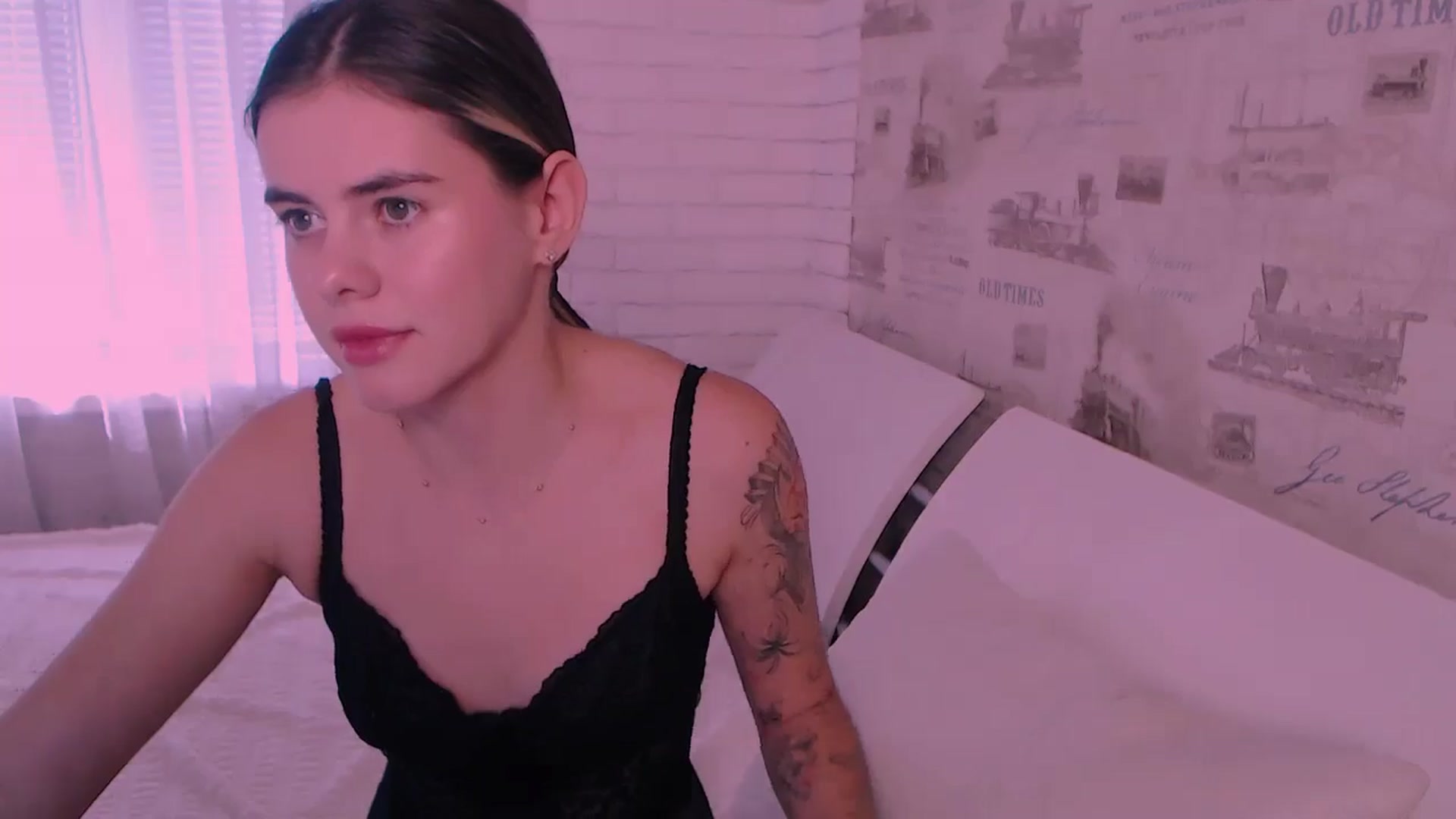 Gallery image thumbnail from ZoeMil's myfreecams stream on, 10/03/2024, 09:33 image 8 of 20