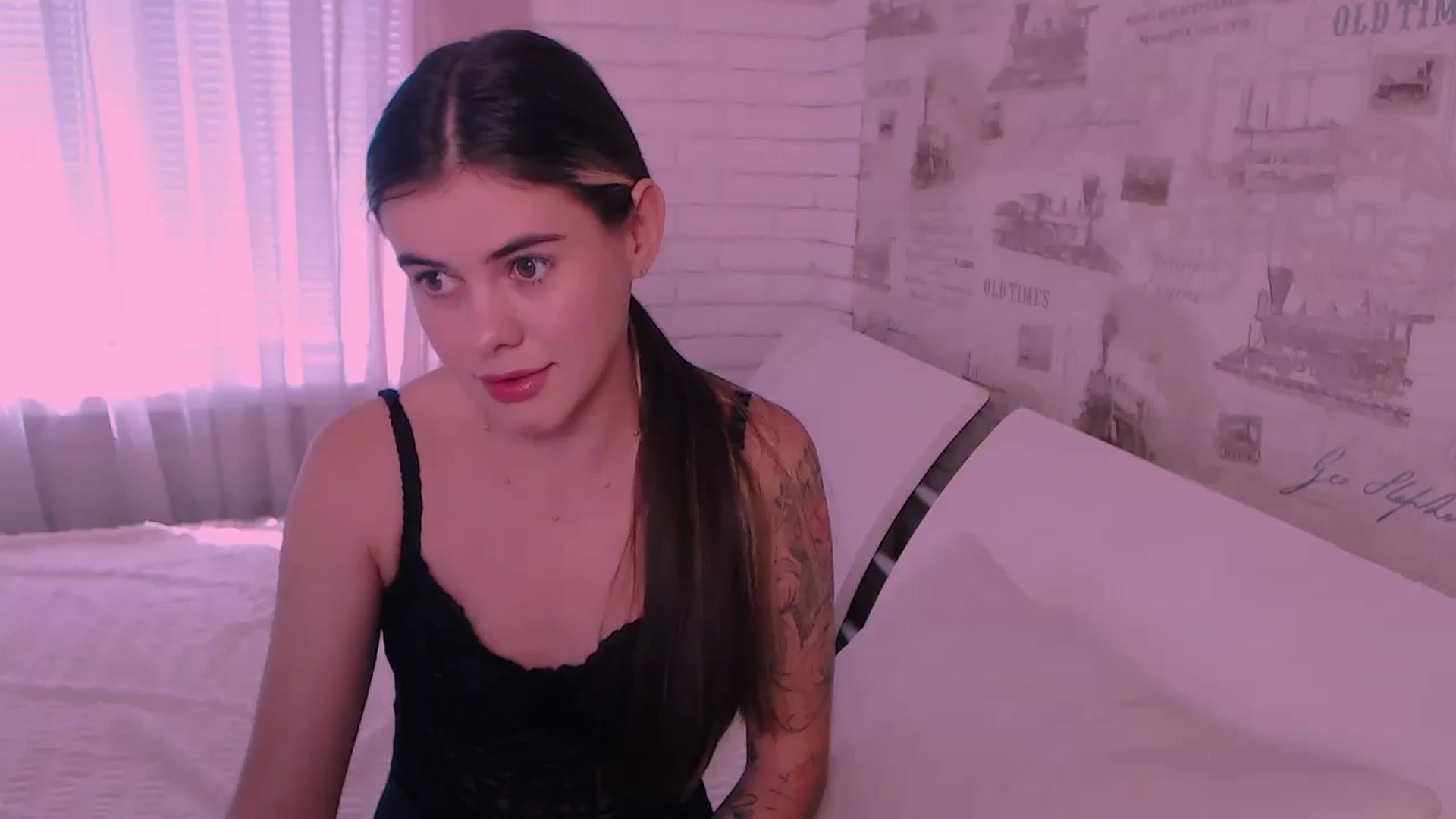 Gallery image thumbnail from ZoeMil's myfreecams stream on, 10/03/2024, 09:33 image 9 of 20