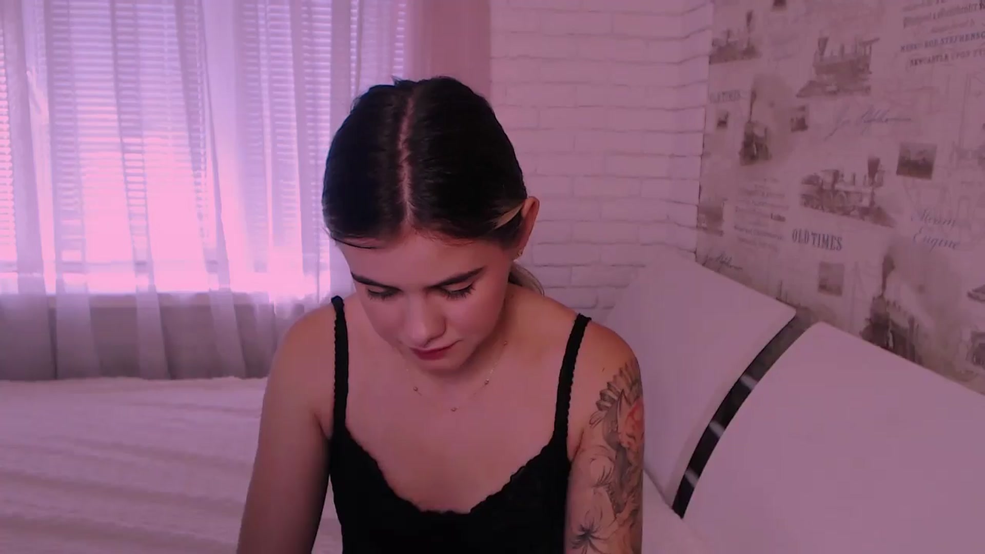 Gallery image thumbnail from ZoeMil's myfreecams stream on, 10/03/2024, 09:33 image 4 of 20
