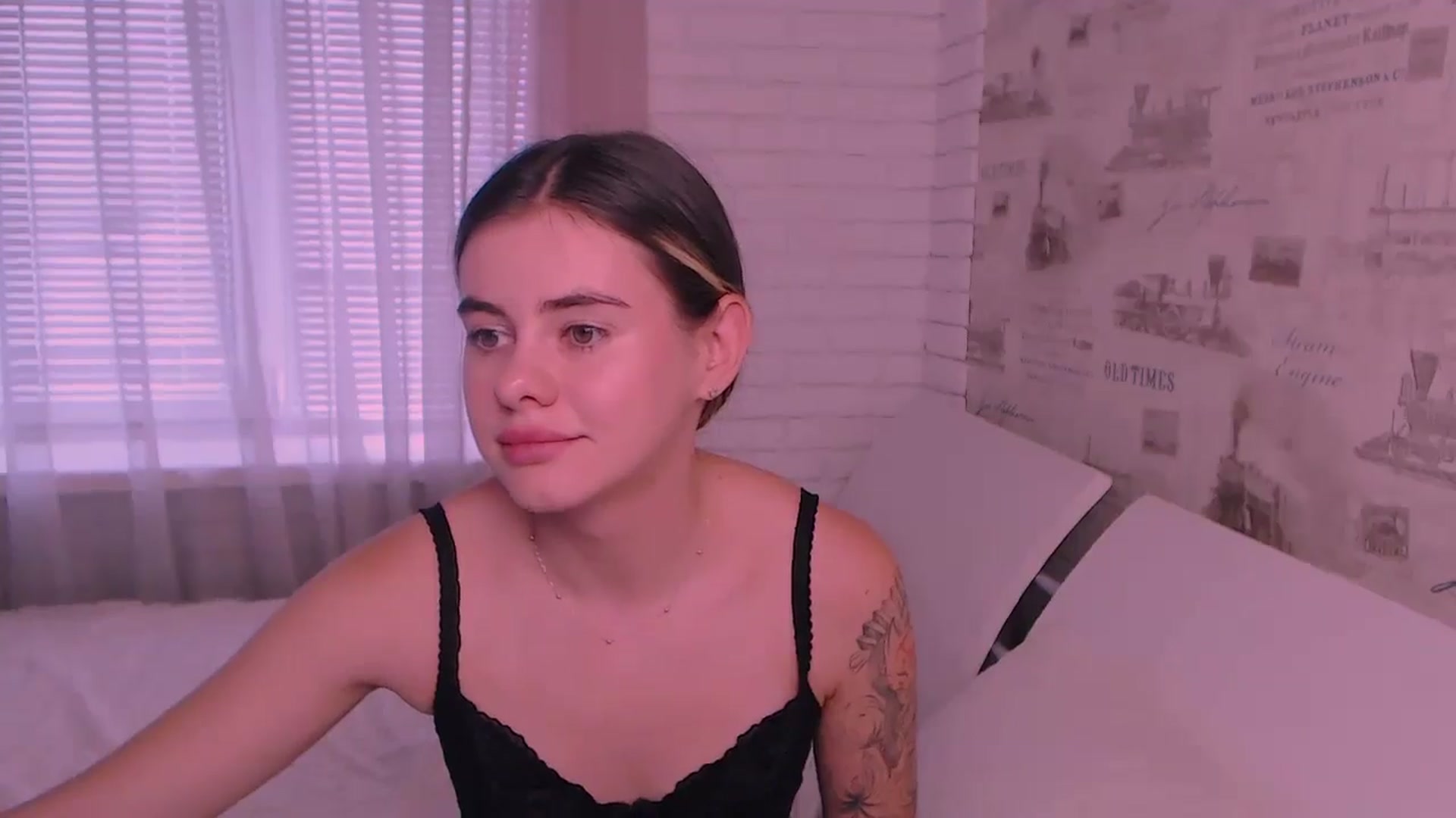Gallery image thumbnail from ZoeMil's myfreecams stream on, 10/03/2024, 12:51 image 18 of 20