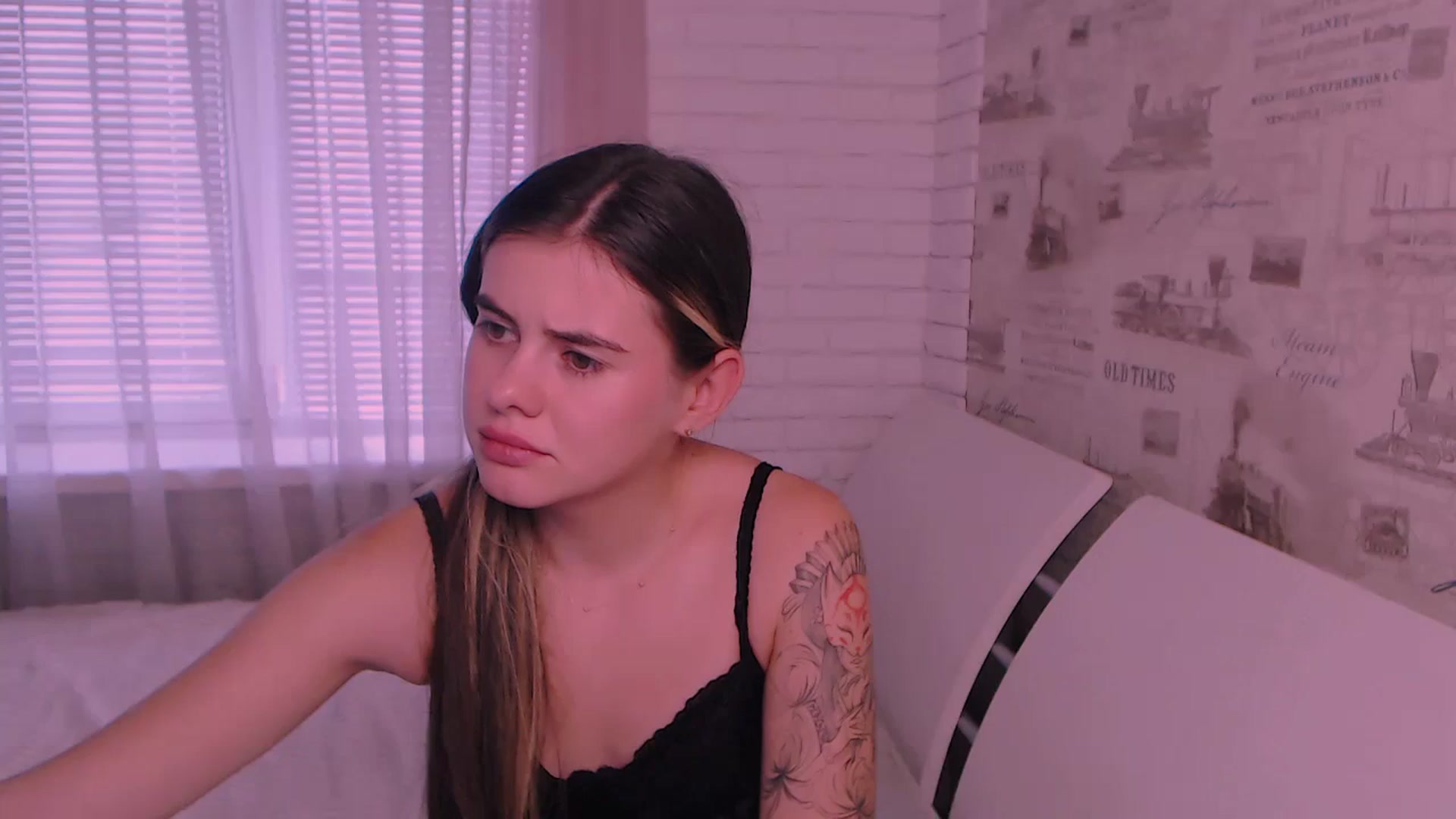 Gallery image thumbnail from ZoeMil's myfreecams stream on, 10/03/2024, 12:51 image 13 of 20