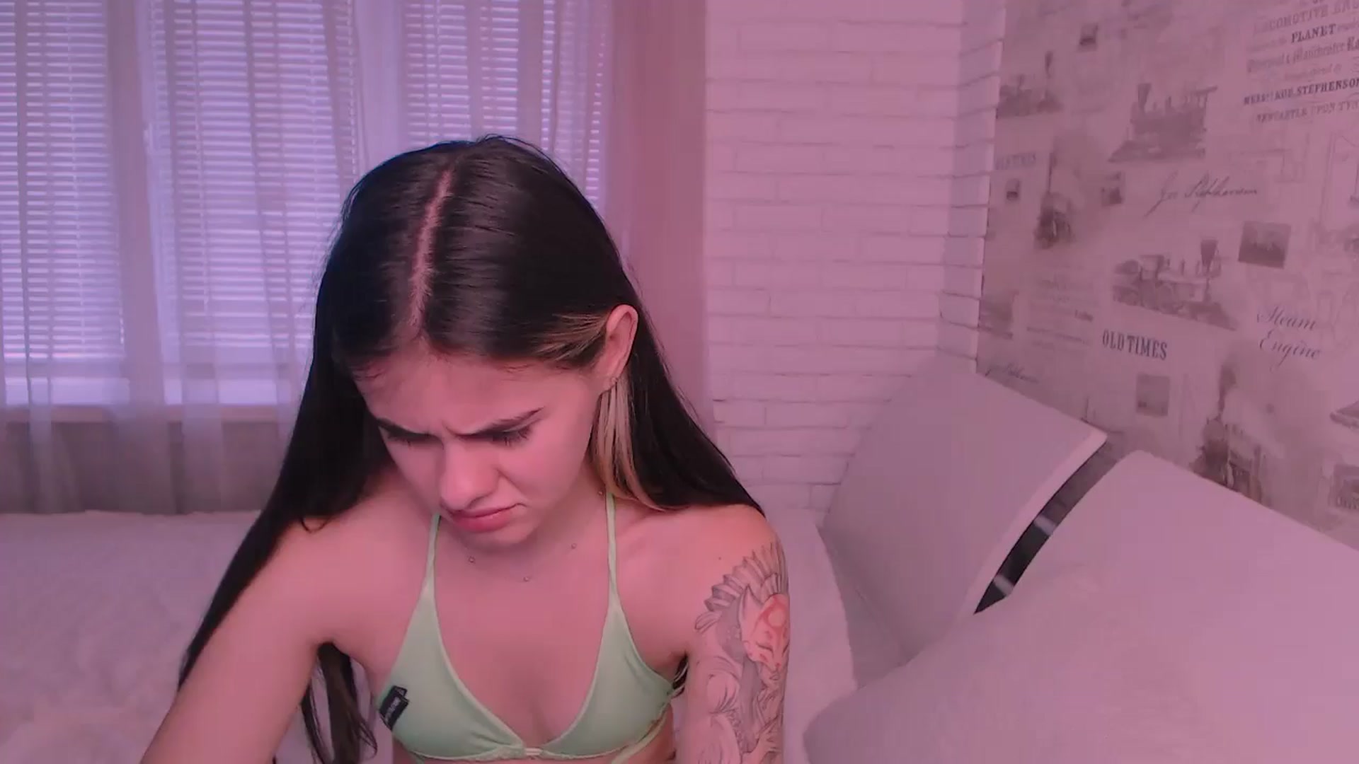 Gallery image thumbnail from ZoeMil's myfreecams stream on, 10/07/2024, 09:24 image 1 of 20