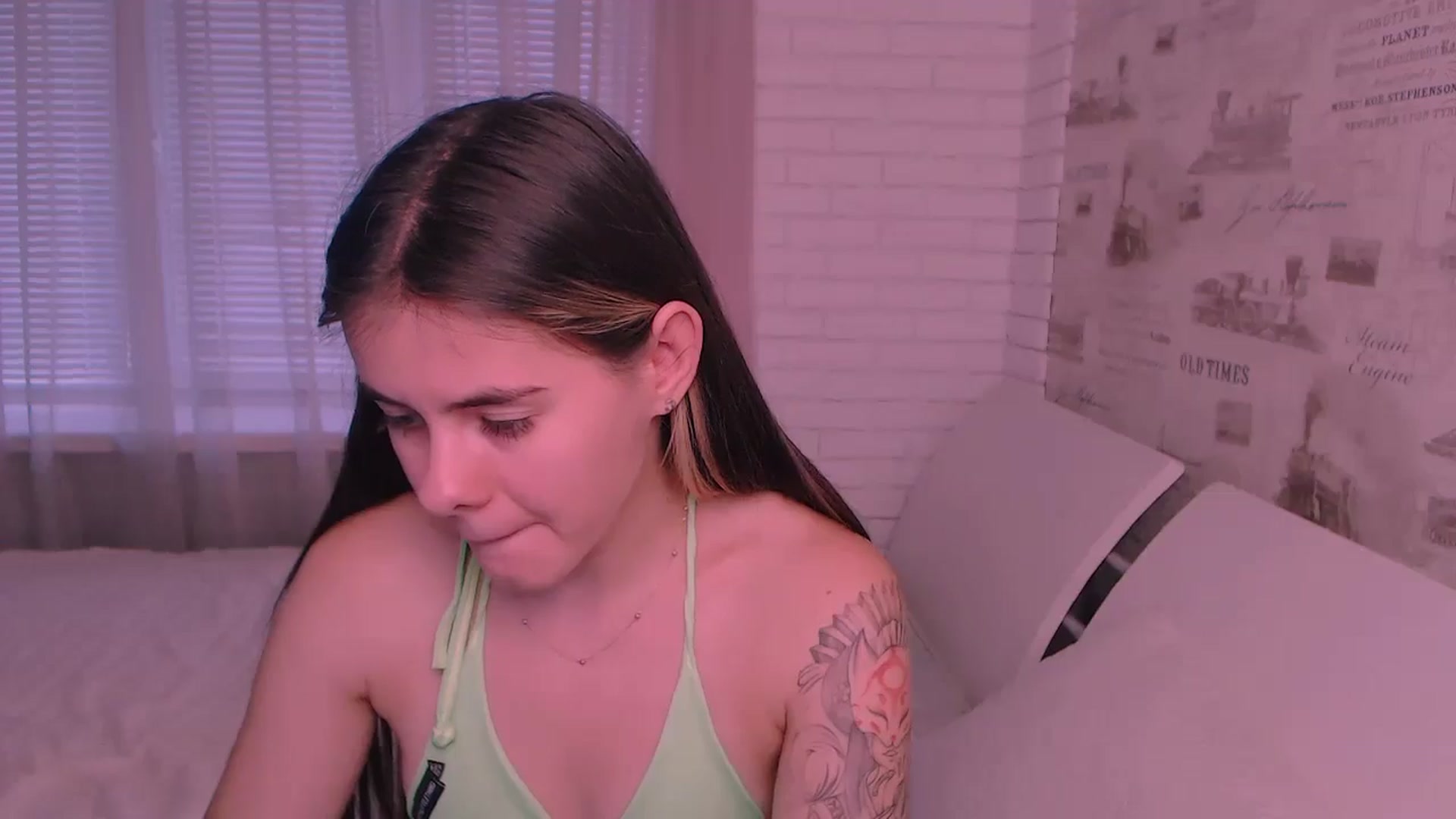 Gallery image thumbnail from ZoeMil's myfreecams stream on, 10/07/2024, 09:24 image 7 of 20