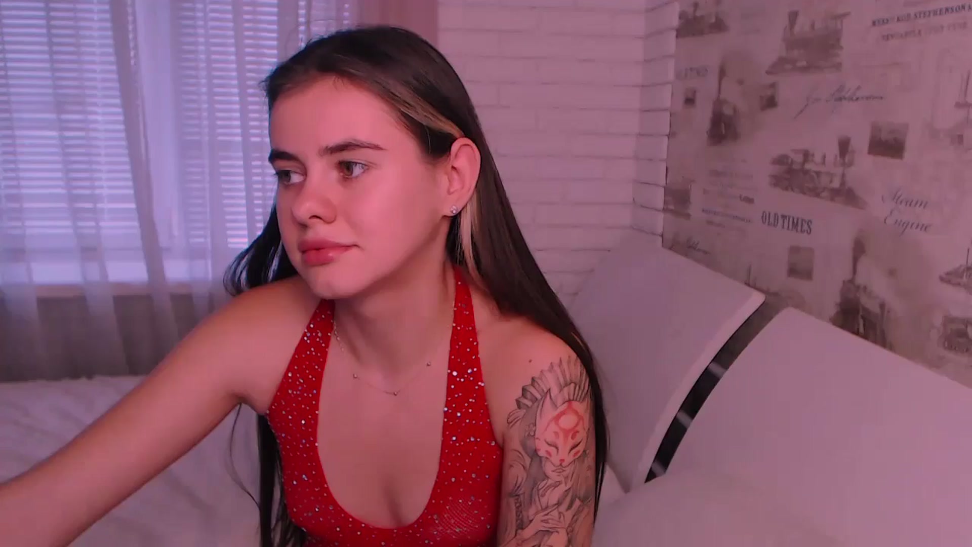 Gallery image thumbnail from ZoeMil's myfreecams stream on, 10/08/2024, 10:21 image 14 of 20