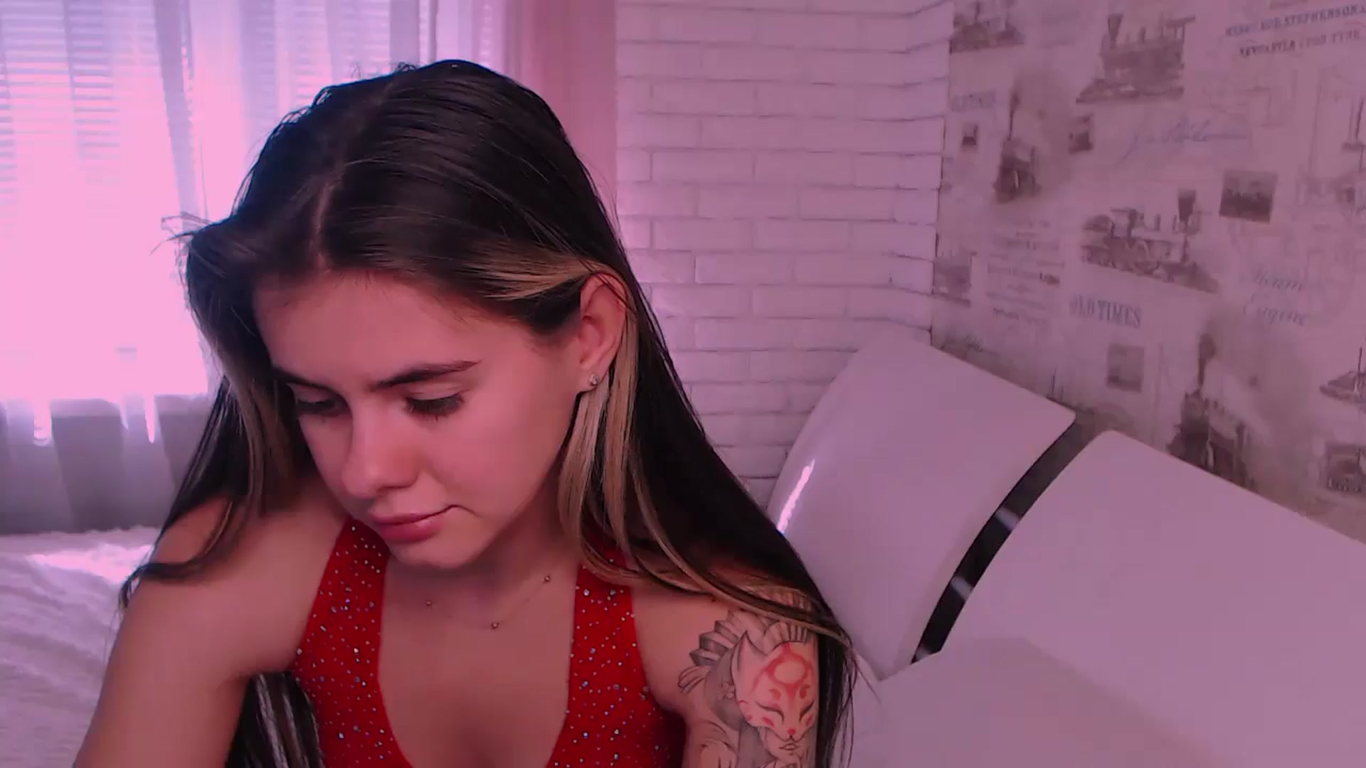 Gallery image thumbnail from ZoeMil's myfreecams stream on, 10/08/2024, 10:21 image 3 of 20
