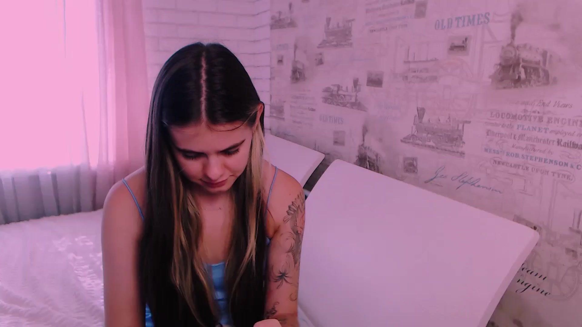 Gallery image thumbnail from ZoeMil's myfreecams stream on, 10/09/2024, 11:32 image 20 of 20