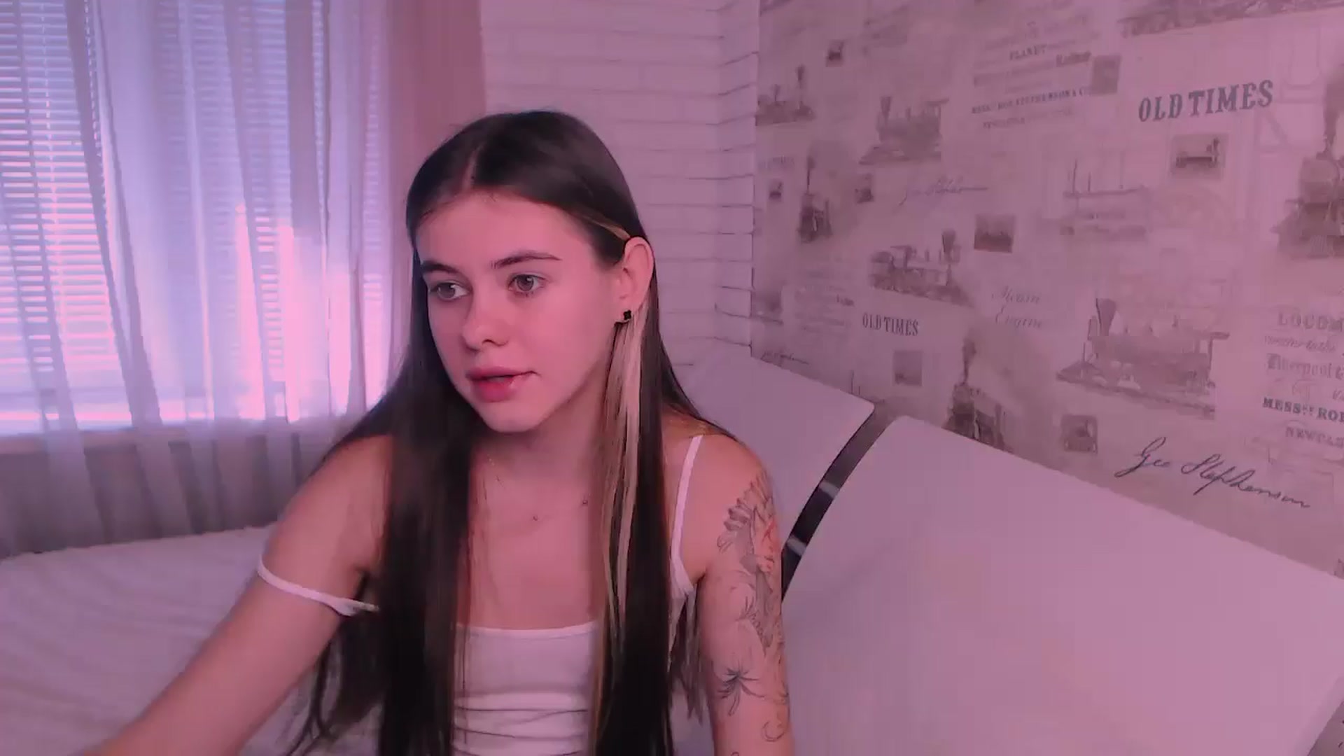 Gallery image thumbnail from ZoeMil's myfreecams stream on, 10/18/2024, 08:25 image 16 of 20
