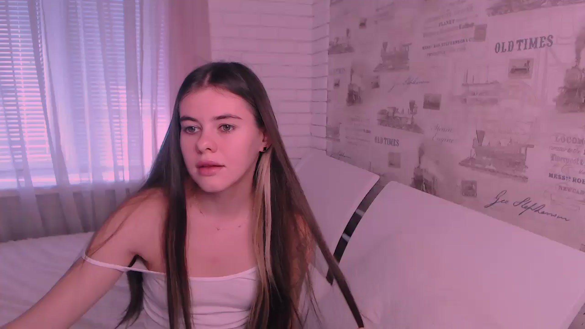 Gallery image thumbnail from ZoeMil's myfreecams stream on, 10/18/2024, 08:25 image 10 of 20