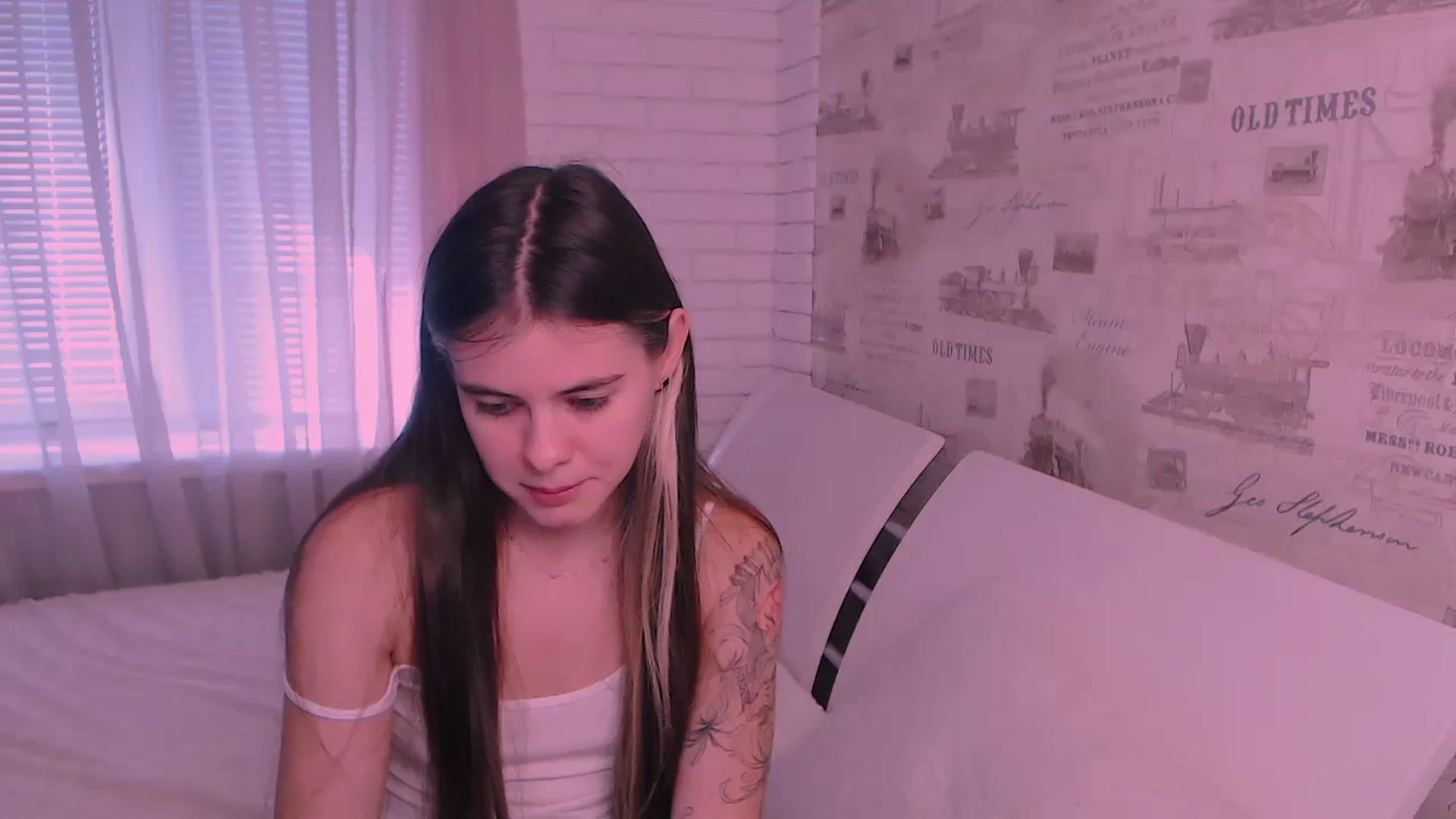 Gallery image thumbnail from ZoeMil's myfreecams stream on, 10/18/2024, 08:25 image 12 of 20