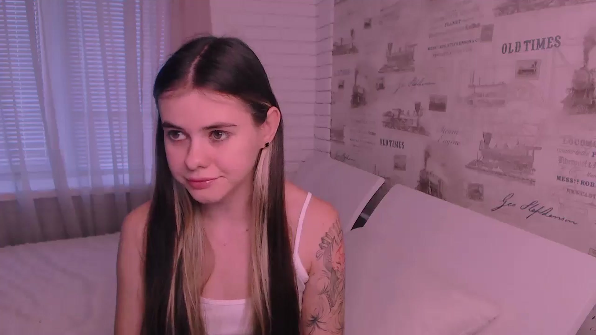 Gallery image thumbnail from ZoeMil's myfreecams stream on, 10/18/2024, 09:10 image 2 of 20