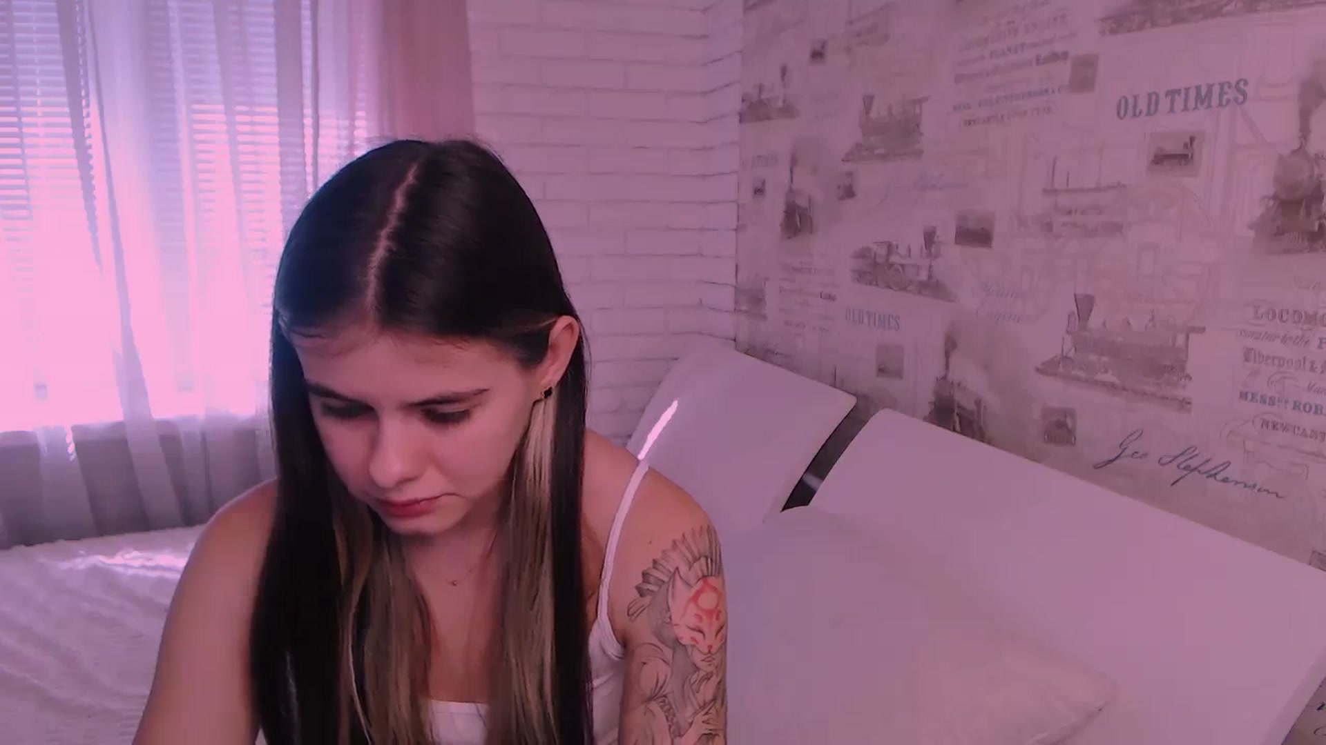 Gallery image thumbnail from ZoeMil's myfreecams stream on, 10/18/2024, 09:10 image 16 of 20