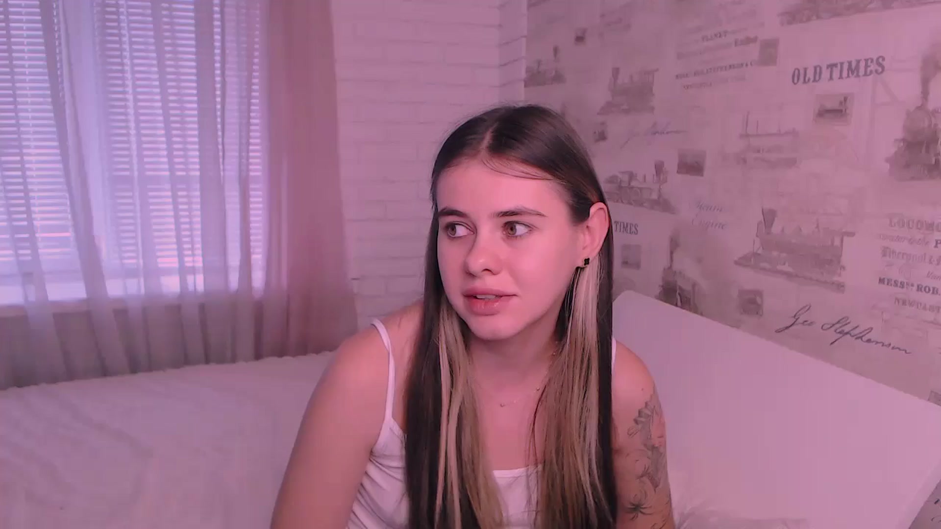 Gallery image thumbnail from ZoeMil's myfreecams stream on, 10/18/2024, 10:29 image 17 of 20