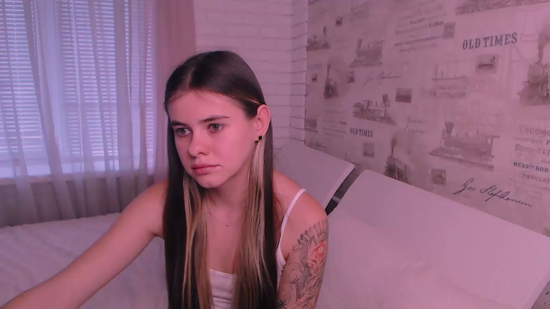 Gallery image thumbnail from ZoeMil's myfreecams stream on, 10/18/2024, 10:29 image 8 of 20