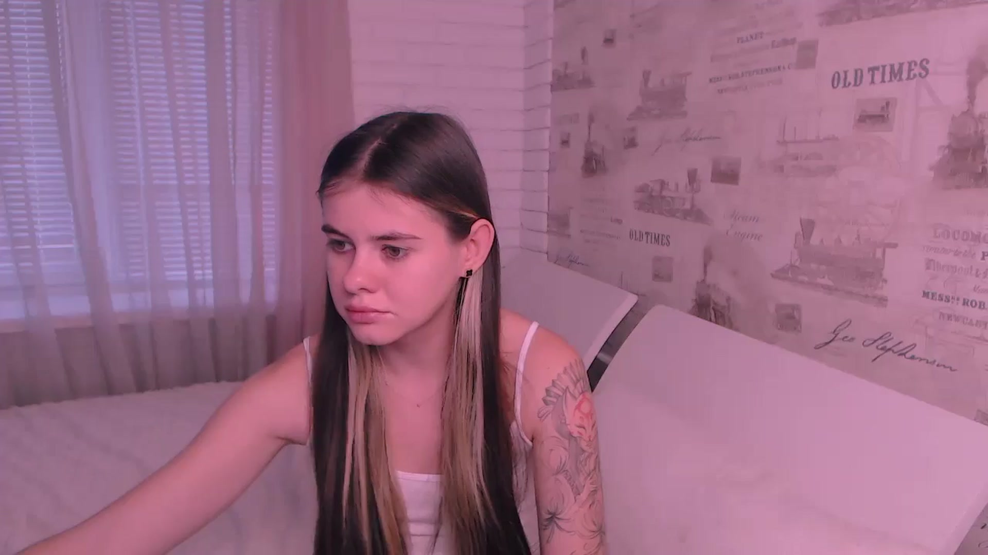 Gallery image thumbnail from ZoeMil's myfreecams stream on, 10/18/2024, 10:29 image 12 of 20