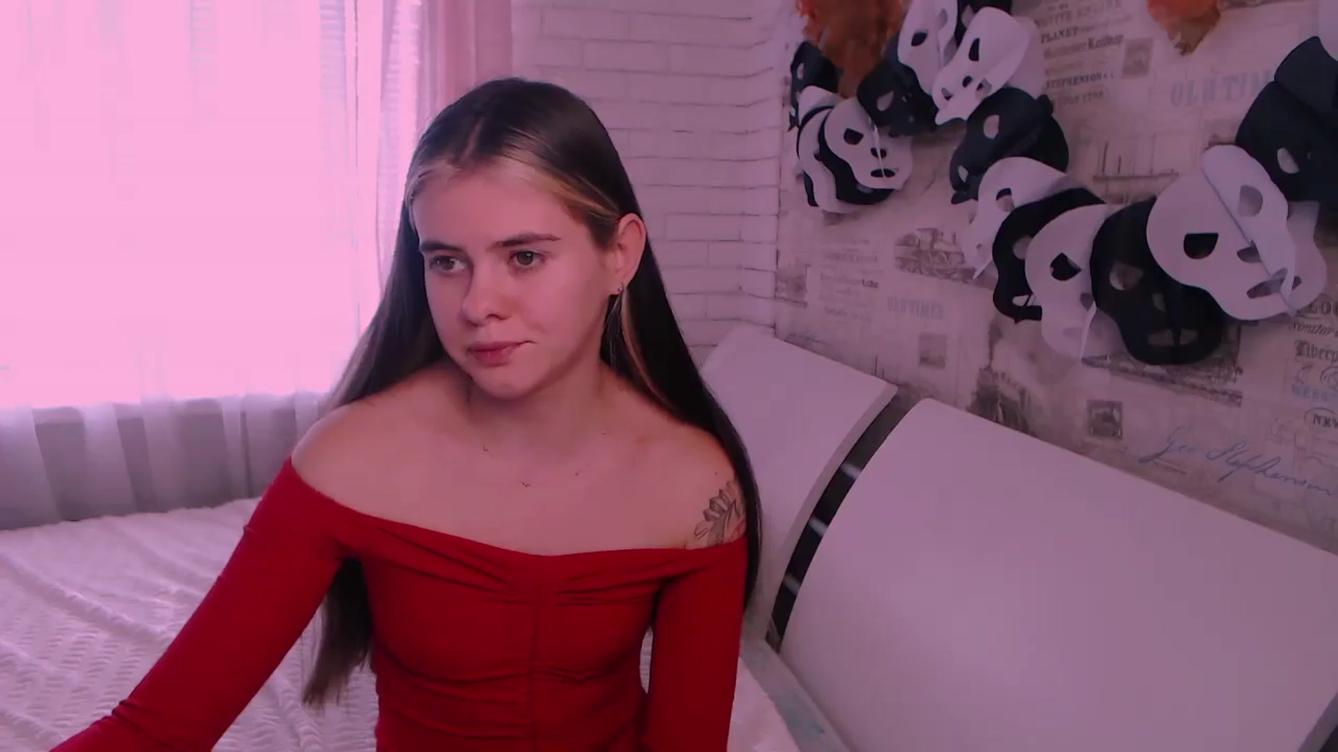 Gallery image thumbnail from ZoeMil's myfreecams stream on, 10/24/2024, 11:32 image 15 of 20
