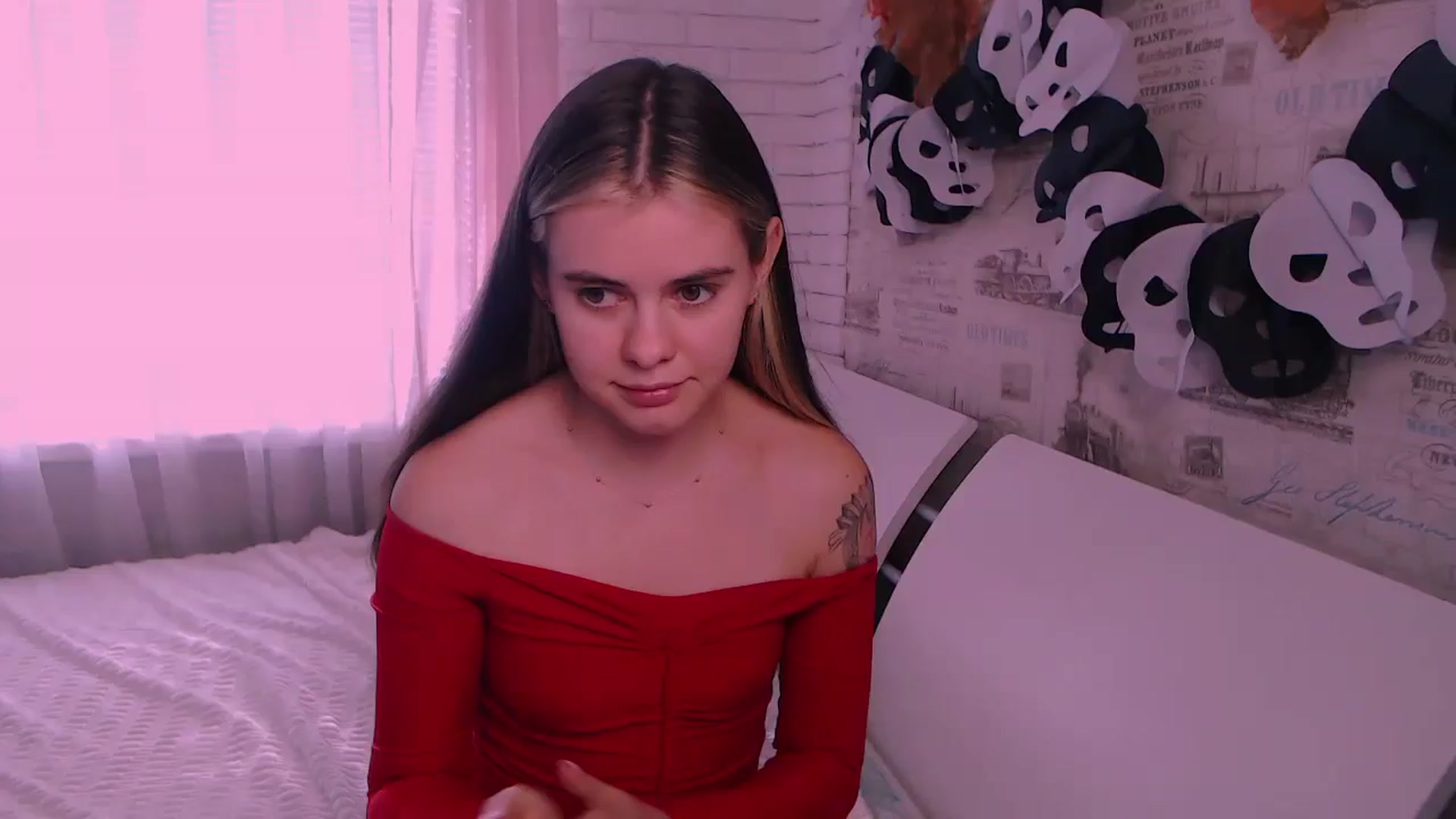 Gallery image thumbnail from ZoeMil's myfreecams stream on, 10/24/2024, 11:32 image 1 of 20