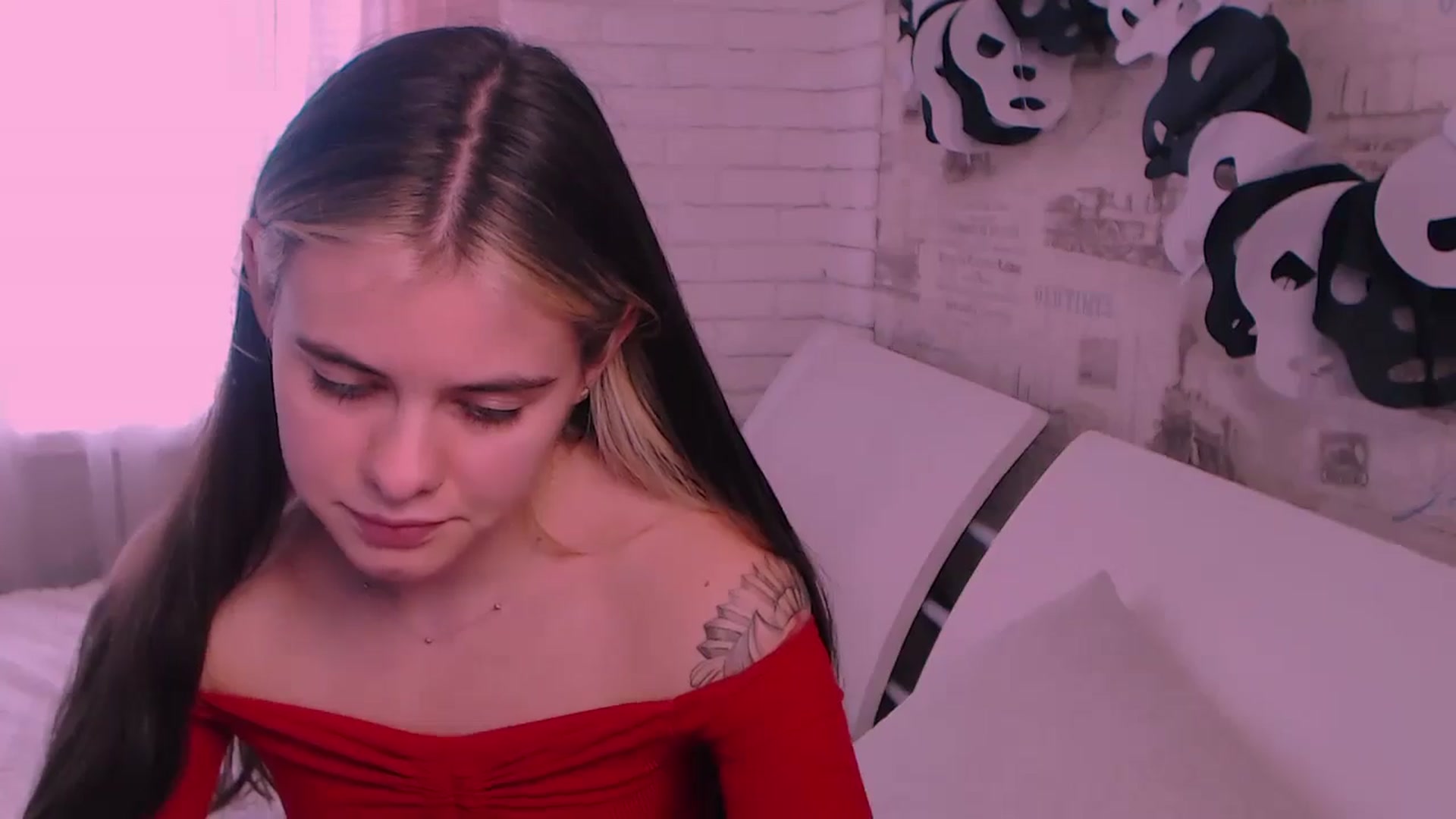 Gallery image thumbnail from ZoeMil's myfreecams stream on, 10/24/2024, 12:32 image 6 of 20