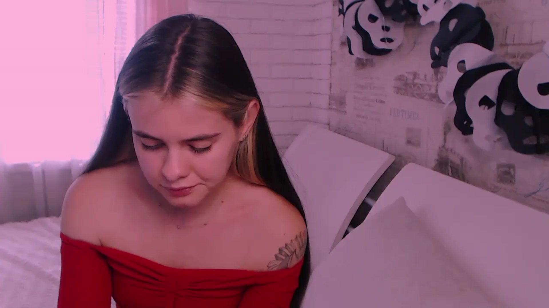 Gallery image thumbnail from ZoeMil's myfreecams stream on, 10/24/2024, 12:32 image 2 of 20