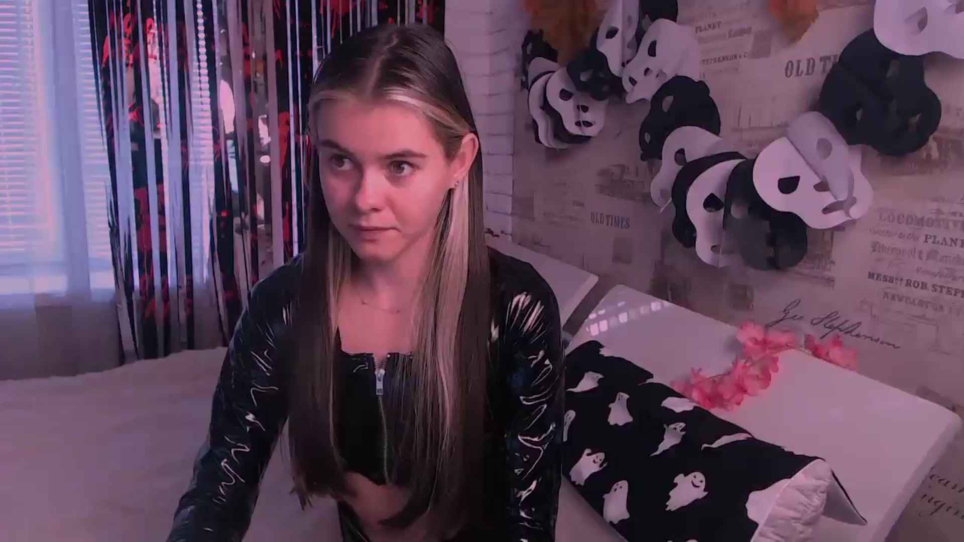 Gallery image thumbnail from ZoeMil's myfreecams stream on, 10/28/2024, 11:51 image 1 of 20