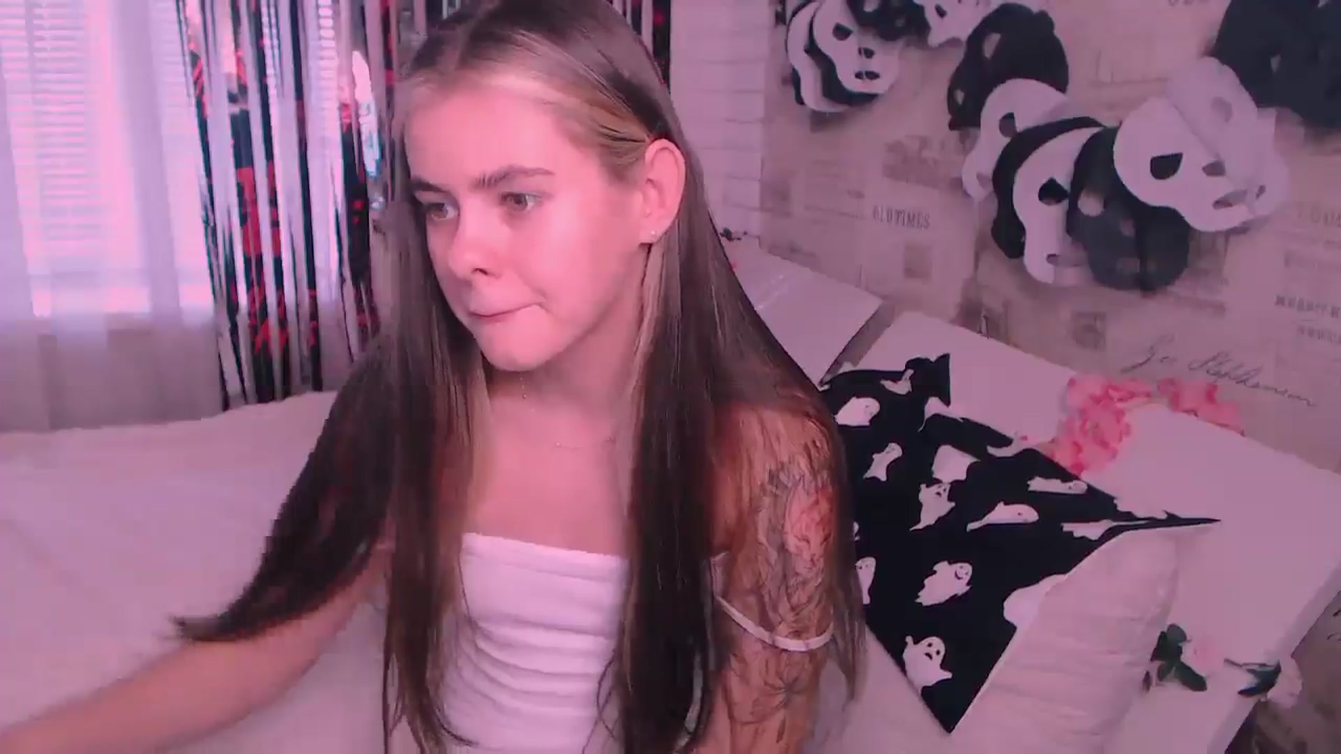 Gallery image thumbnail from ZoeMil's myfreecams stream on, 10/29/2024, 09:48 image 19 of 20