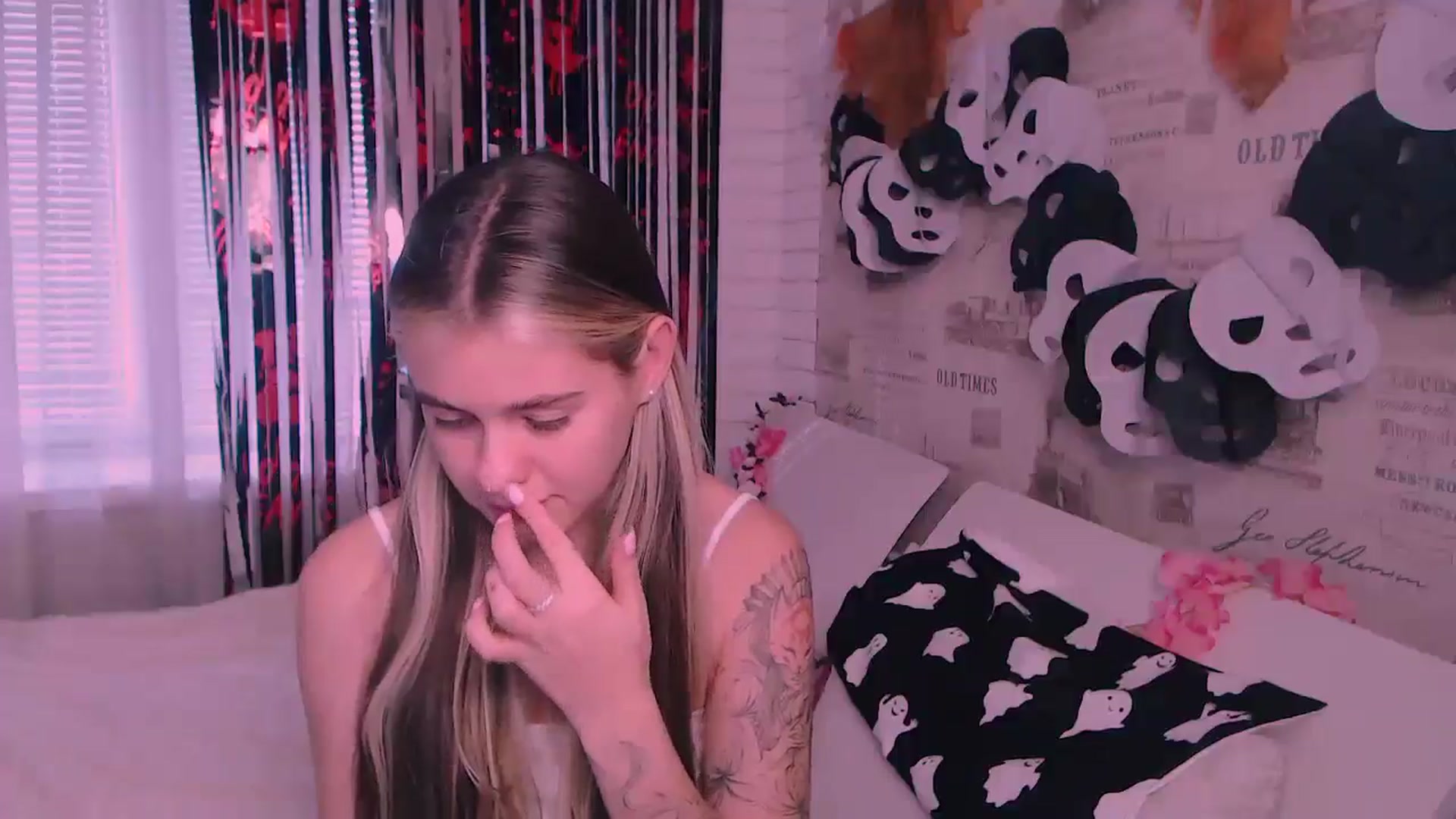 Gallery image thumbnail from ZoeMil's myfreecams stream on, 10/29/2024, 09:48 image 4 of 20