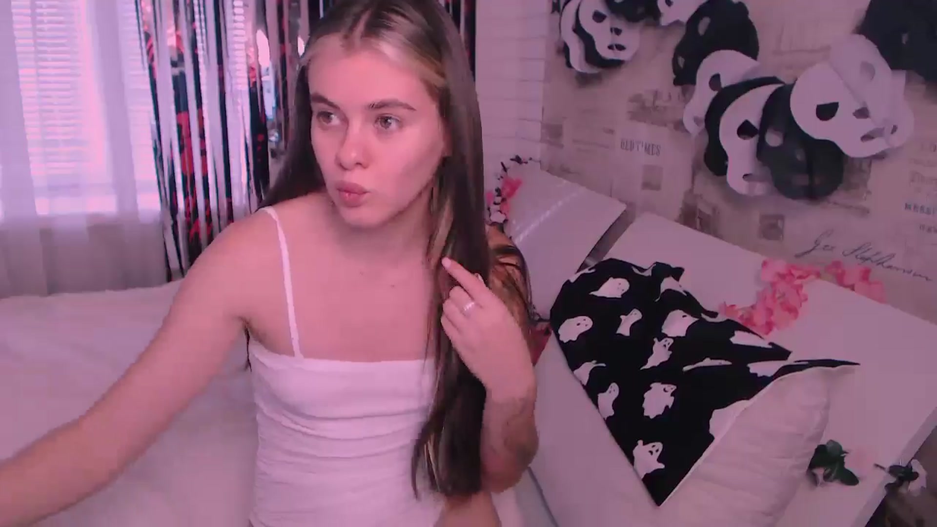 Gallery image thumbnail from ZoeMil's myfreecams stream on, 10/29/2024, 10:16 image 2 of 20
