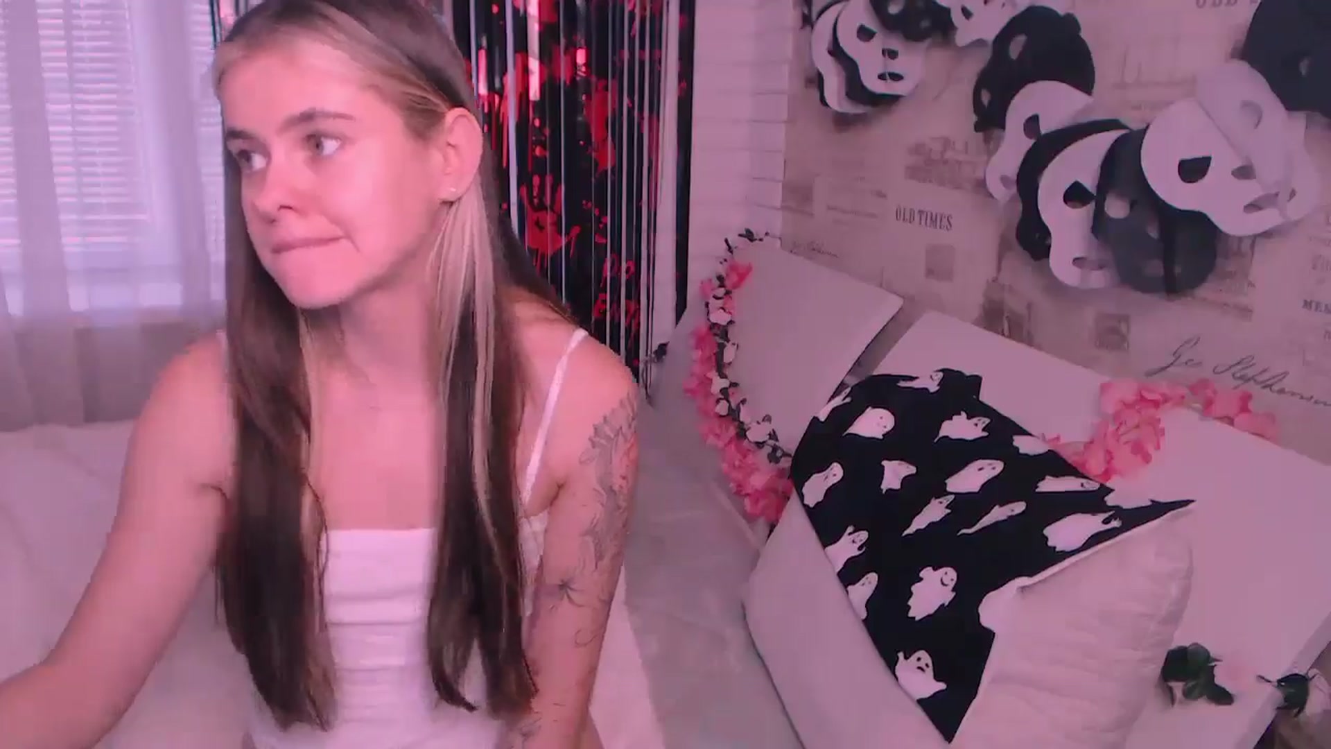 Gallery image thumbnail from ZoeMil's myfreecams stream on, 10/29/2024, 12:58 image 11 of 20