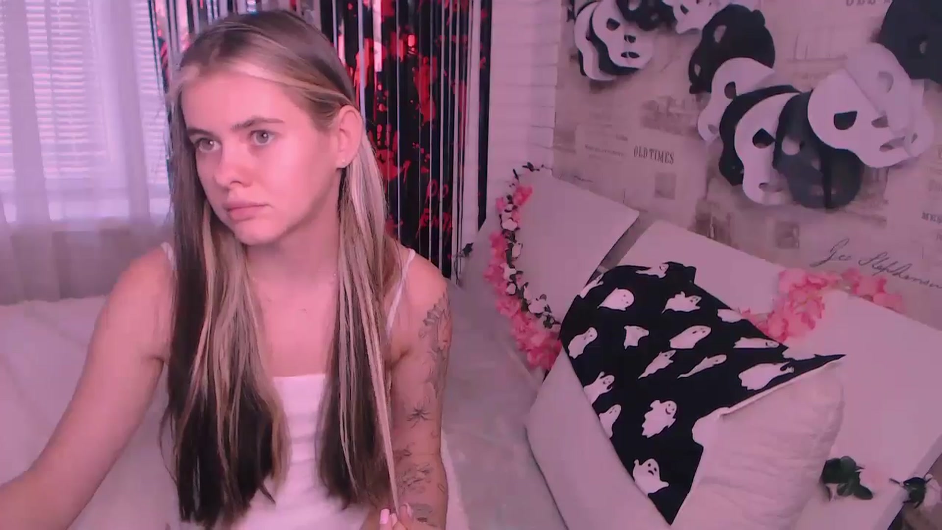 Gallery image thumbnail from ZoeMil's myfreecams stream on, 10/29/2024, 12:58 image 18 of 20