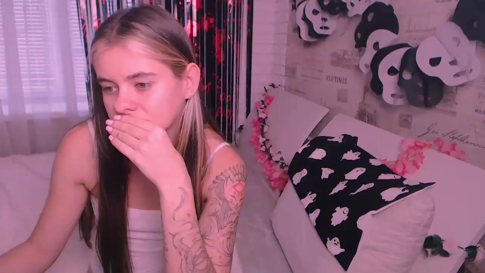 Gallery image thumbnail from ZoeMil's myfreecams stream on, 10/29/2024, 12:58 image 10 of 20
