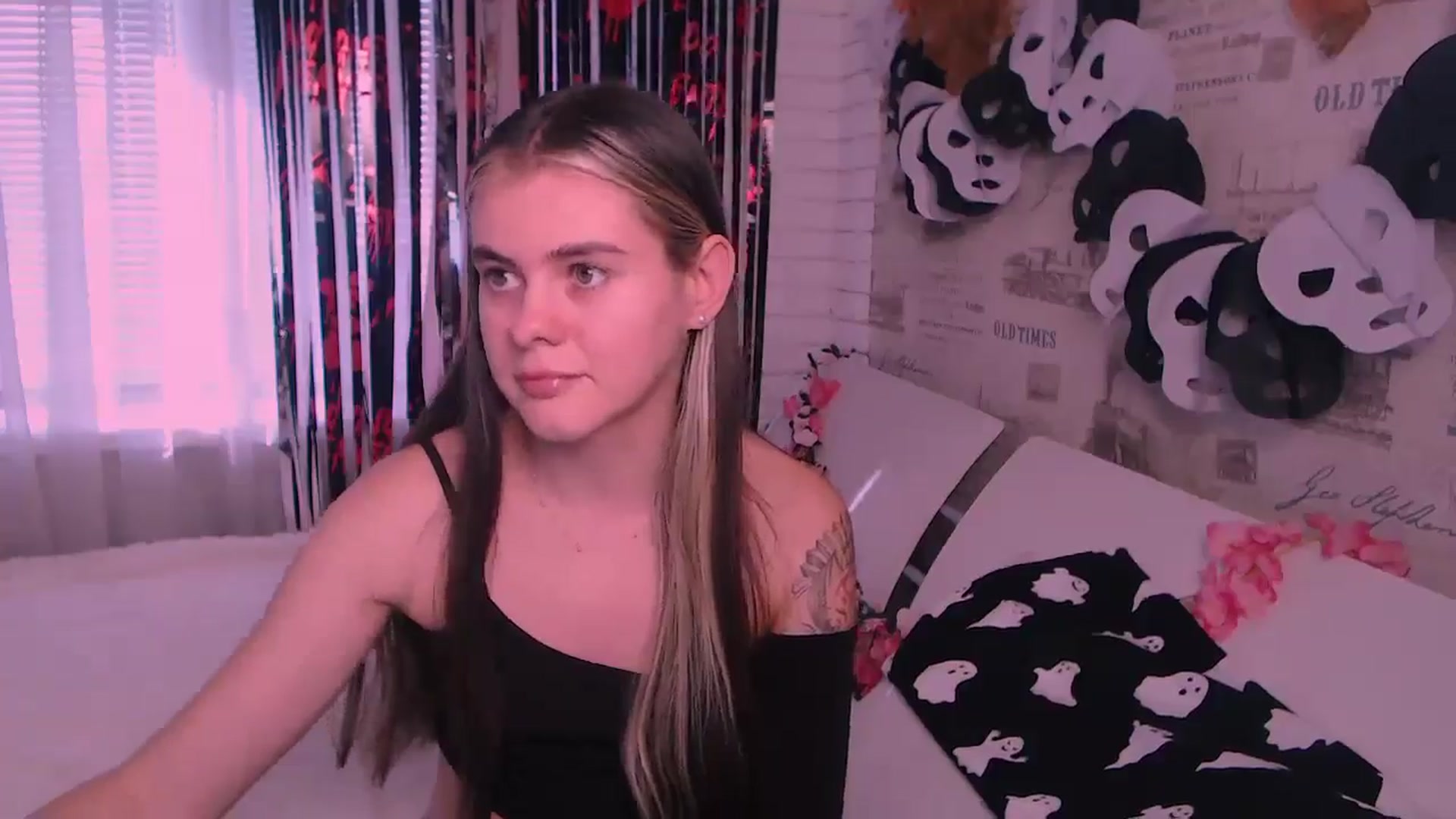 Gallery image thumbnail from ZoeMil's myfreecams stream on, 10/30/2024, 09:06 image 3 of 20
