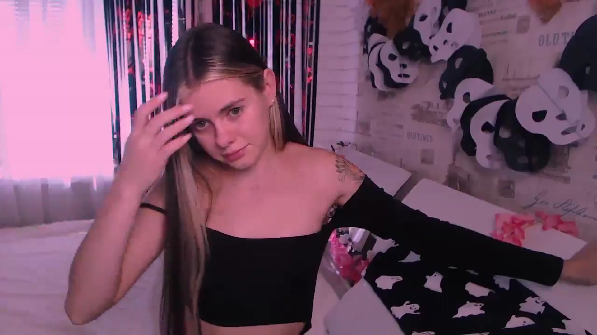 Gallery image thumbnail from ZoeMil's myfreecams stream on, 10/30/2024, 09:06 image 13 of 20