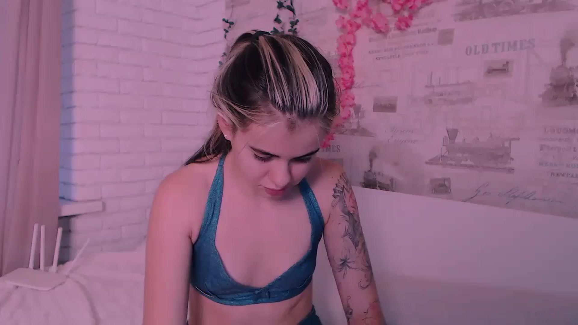 Gallery image thumbnail from ZoeMil's myfreecams stream on, 11/11/2024, 12:33 image 5 of 20