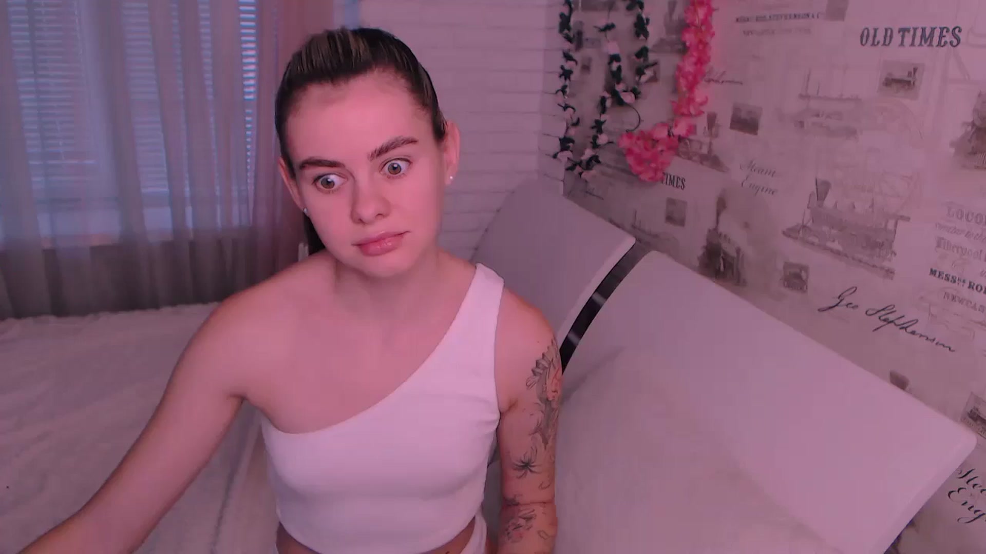 Gallery image thumbnail from ZoeMil's myfreecams stream on, 11/12/2024, 10:19 image 4 of 20