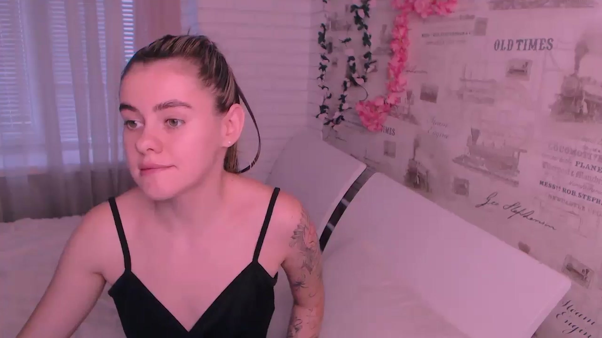 Gallery image thumbnail from ZoeMil's myfreecams stream on, 11/13/2024, 09:44 image 20 of 20