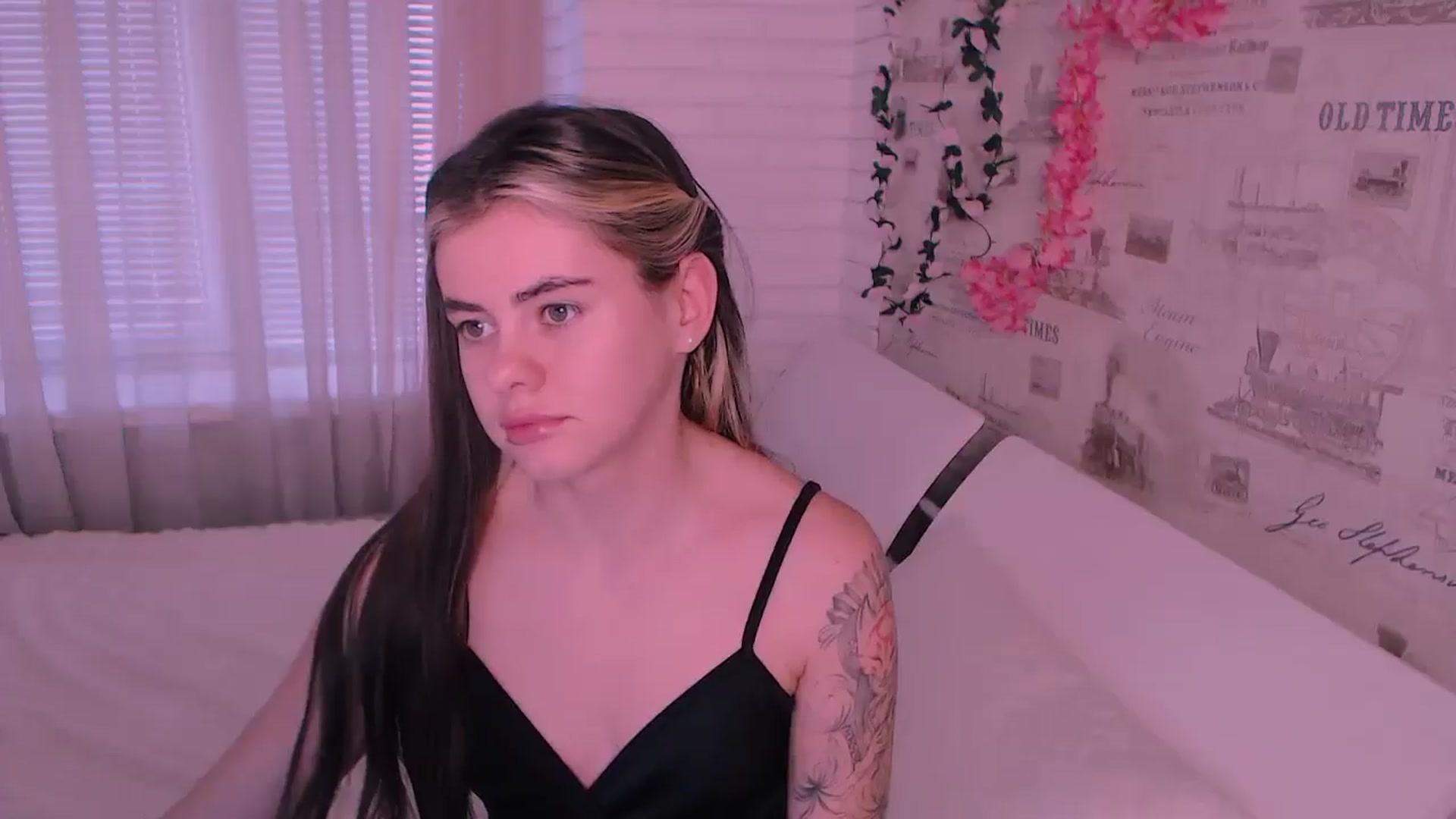 Gallery image thumbnail from ZoeMil's myfreecams stream on, 11/14/2024, 10:08 image 4 of 20