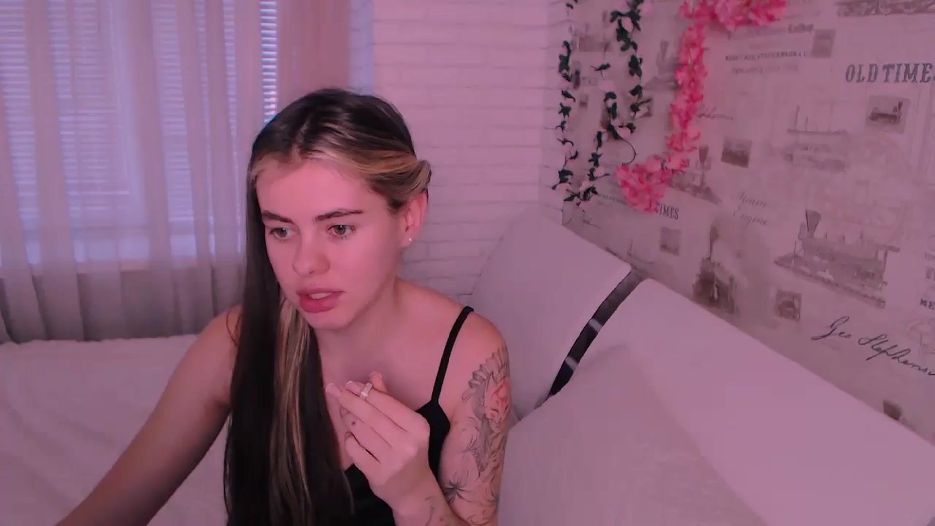 Gallery image thumbnail from ZoeMil's myfreecams stream on, 11/14/2024, 10:42 image 14 of 20