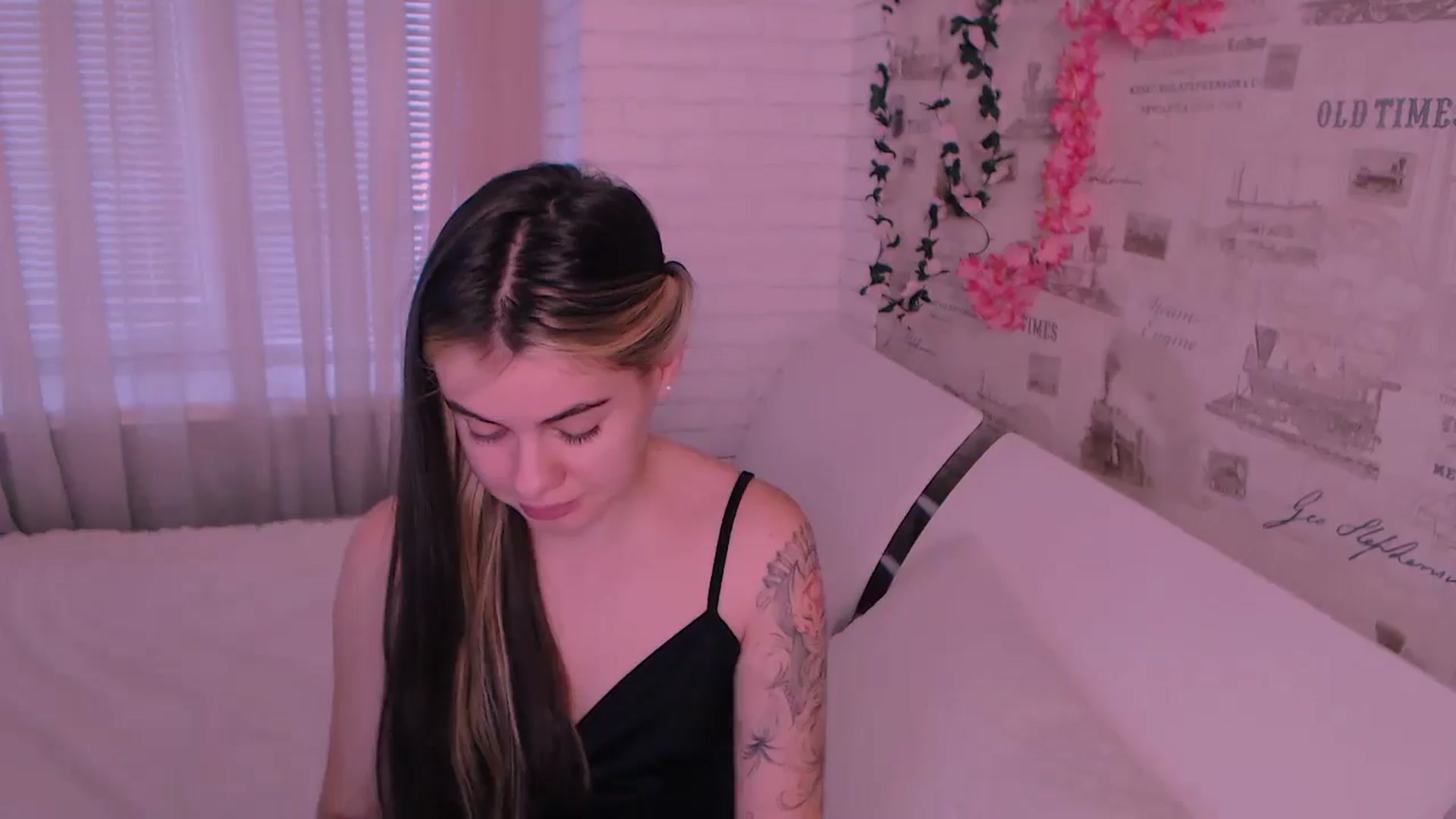 Gallery image thumbnail from ZoeMil's myfreecams stream on, 11/14/2024, 10:42 image 13 of 20