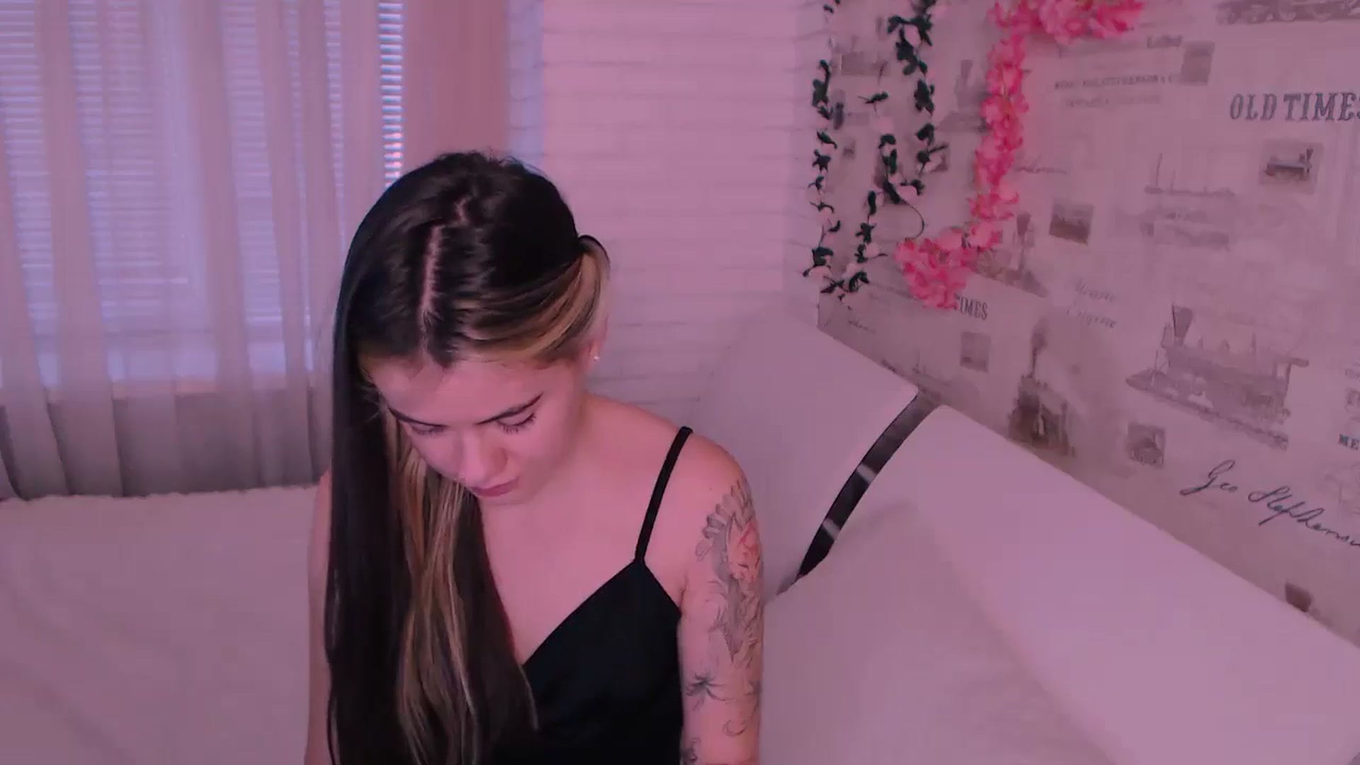 Gallery image thumbnail from ZoeMil's myfreecams stream on, 11/14/2024, 10:42 image 16 of 20