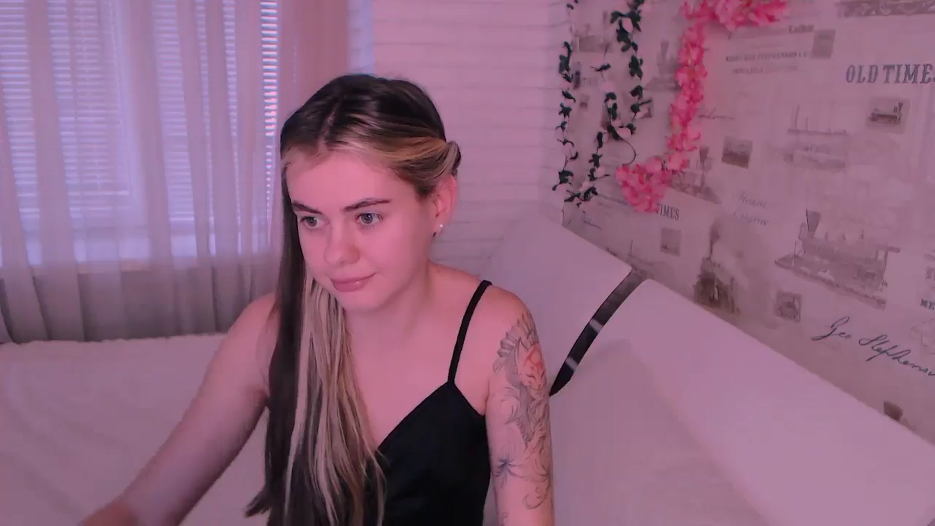 Gallery image thumbnail from ZoeMil's myfreecams stream on, 11/14/2024, 10:42 image 3 of 20